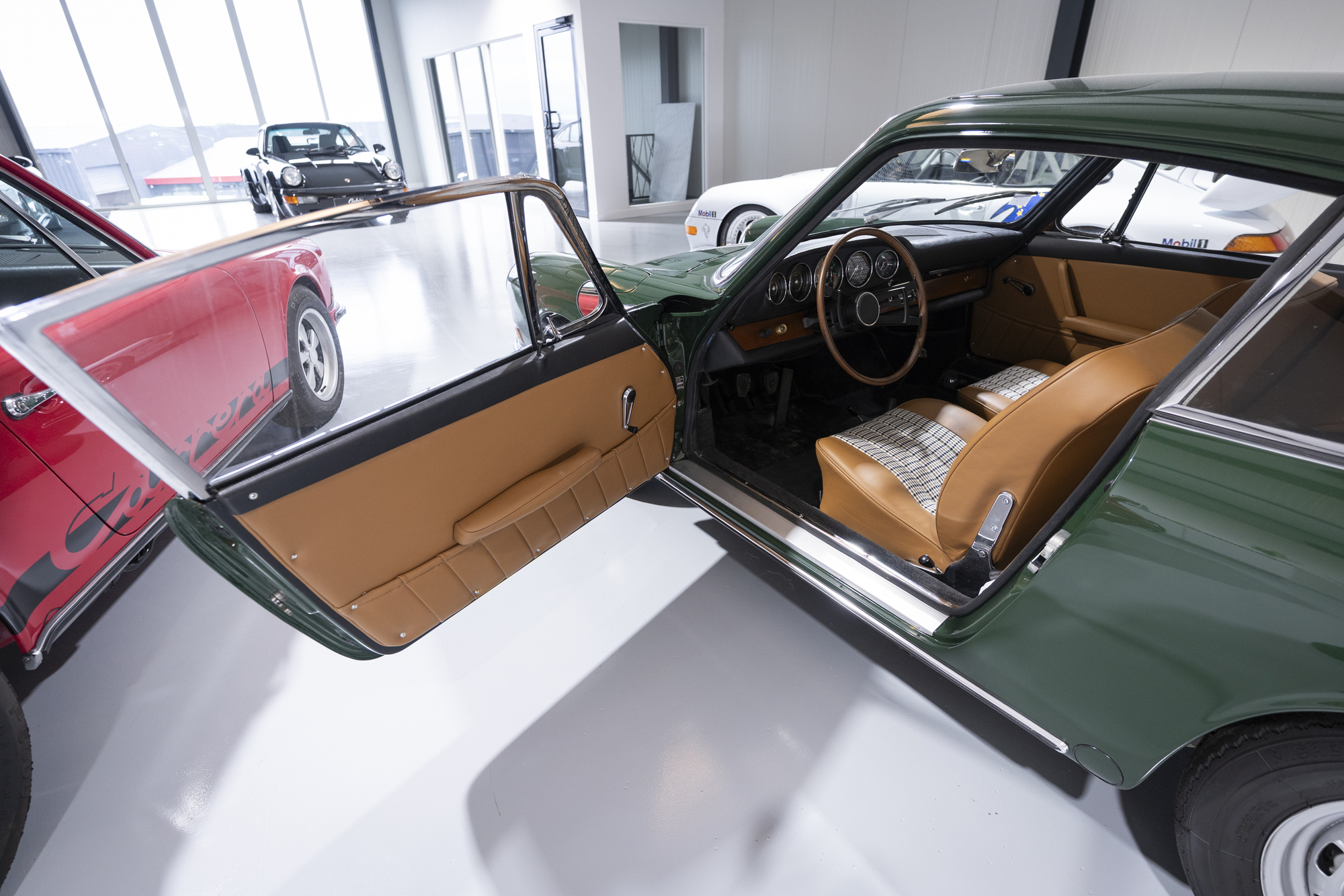 Porsche 911-SWB-1965 Irish-Green (13)