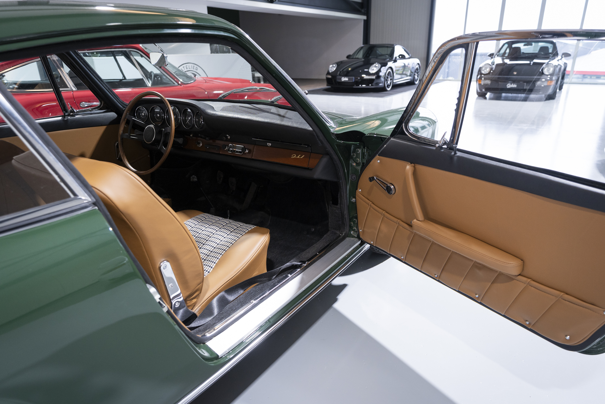 Porsche 911-SWB-1965 Irish-Green (14)