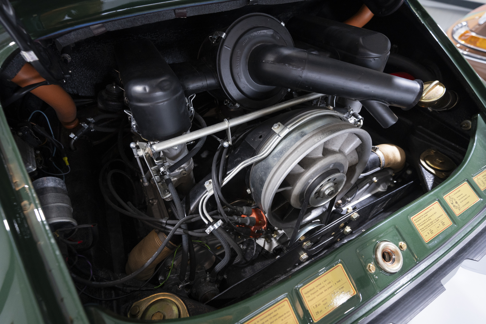 Porsche 911-SWB-1965 Irish-Green (18)