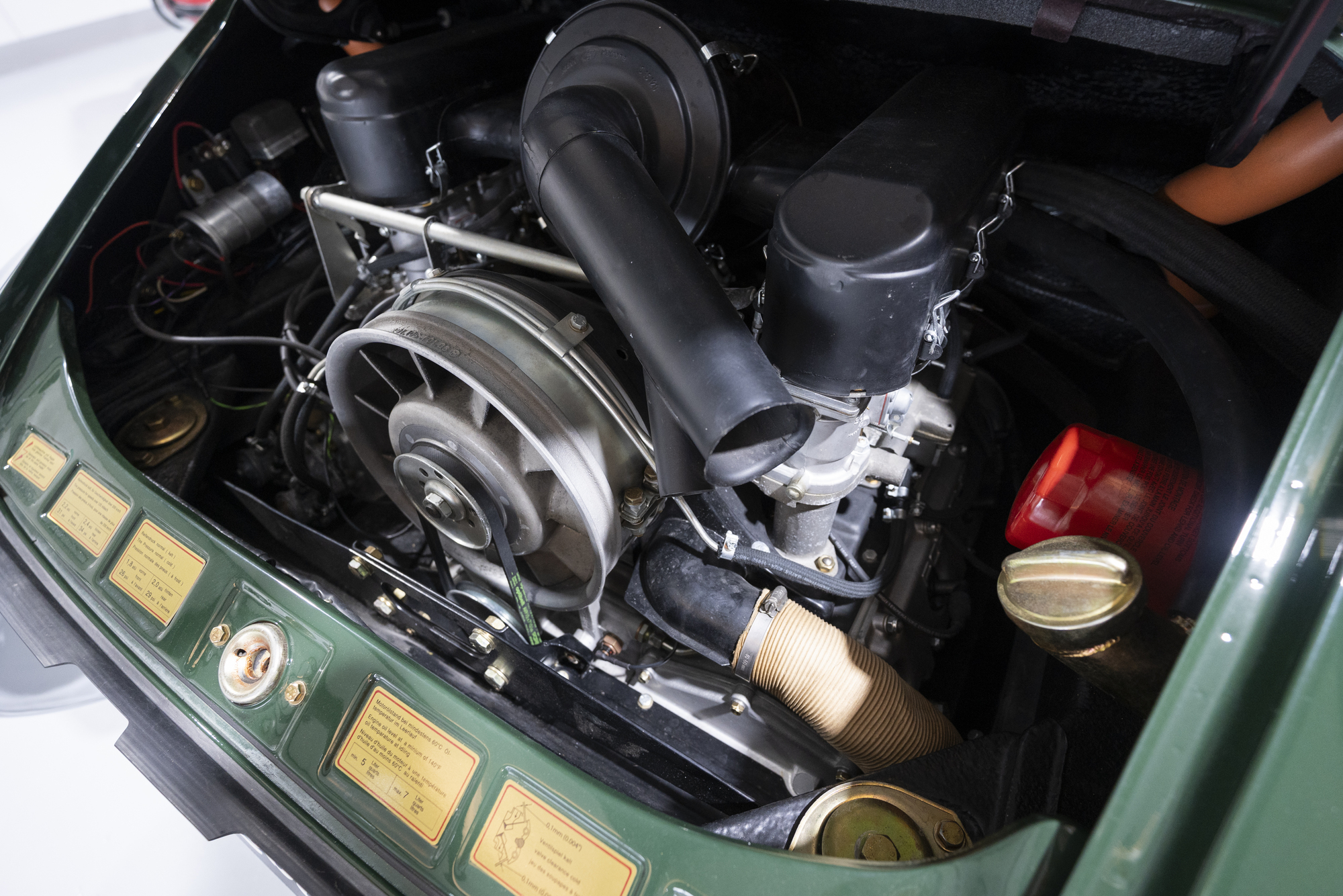 Porsche 911-SWB-1965 Irish-Green (19)