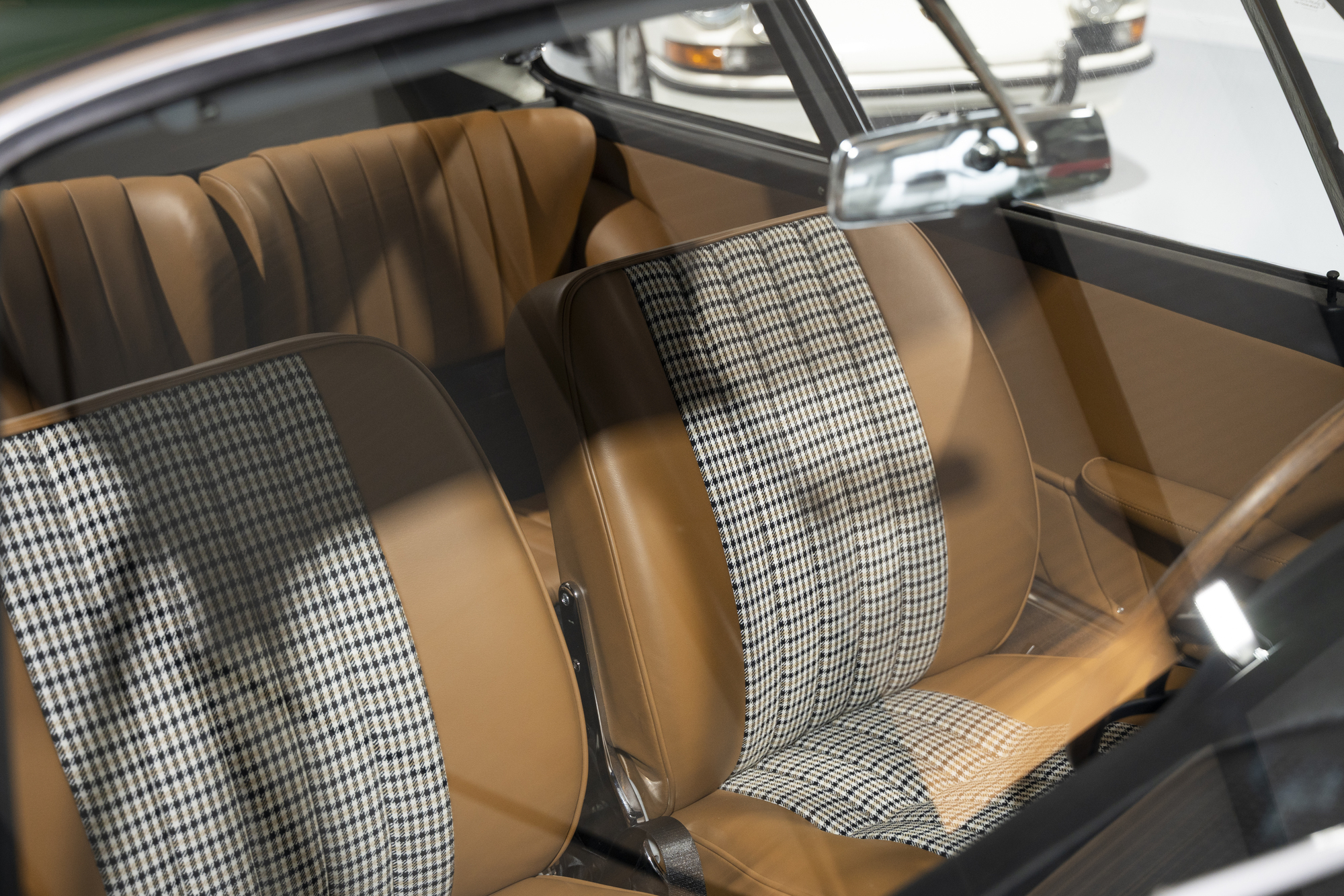Porsche 911-SWB-1965 Irish-Green (29)