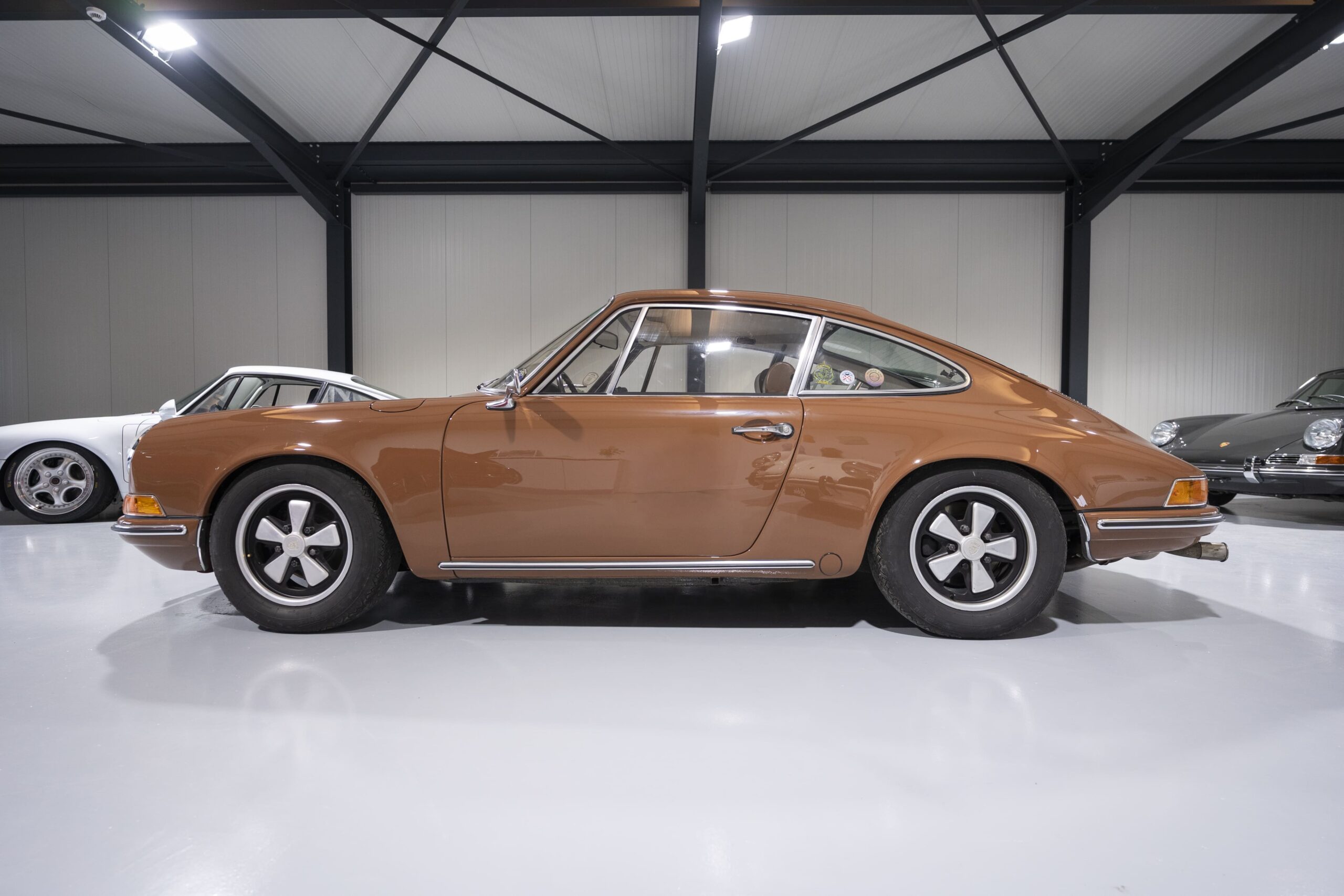 Porsche-911-TE-1972-Sepia-Brown (1)