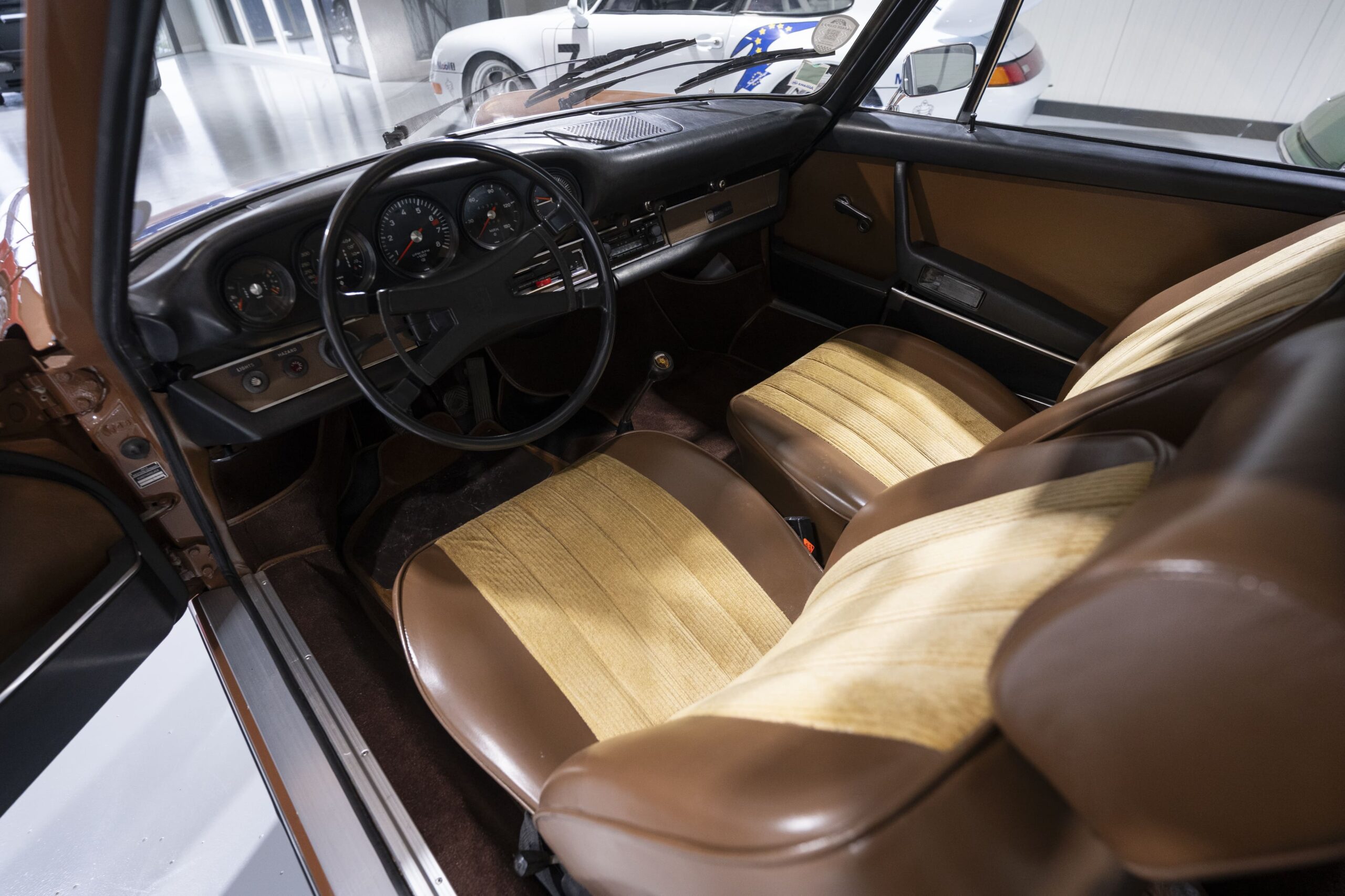 Porsche-911-TE-1972-Sepia-Brown (19)