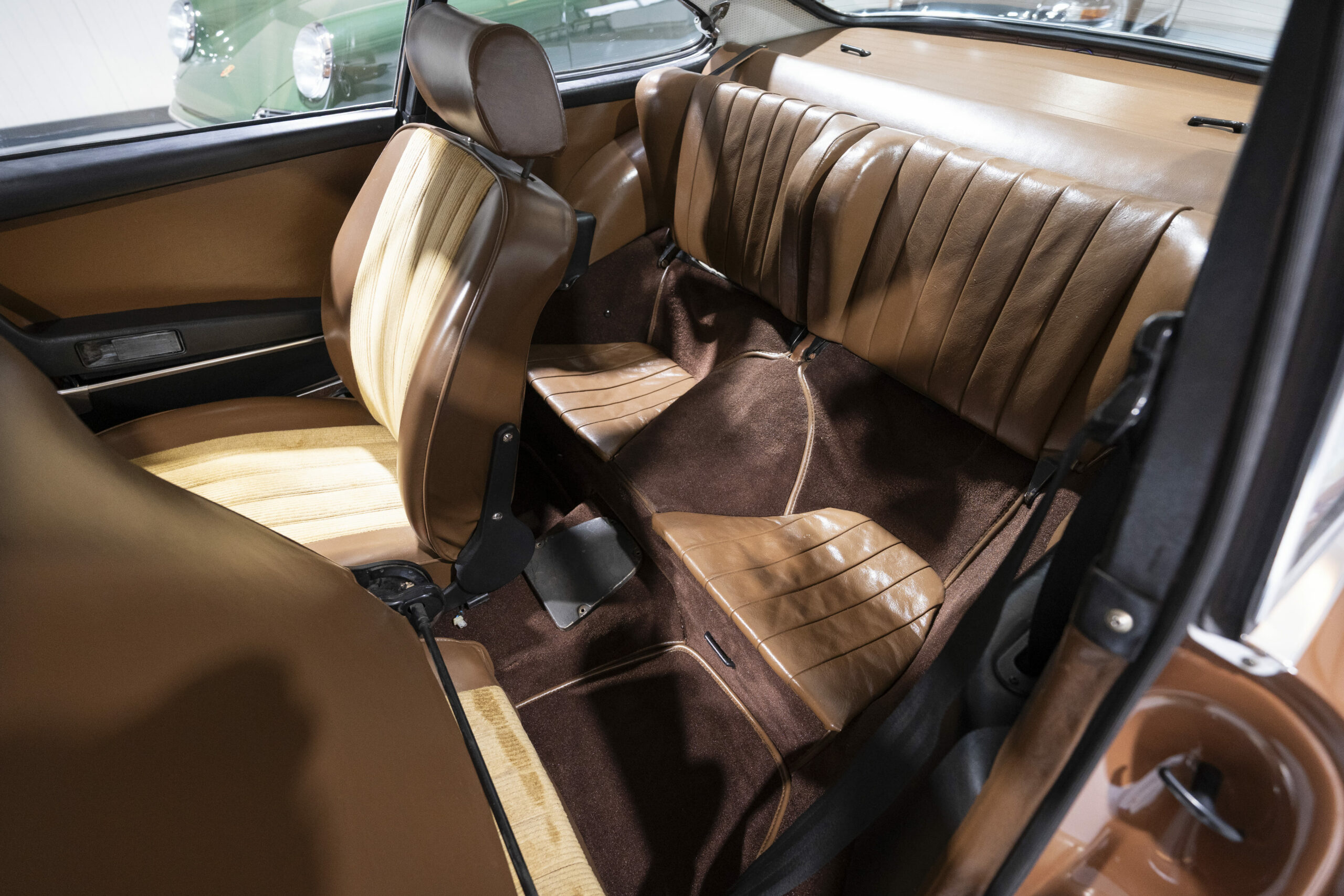 Porsche-911-TE-1972-Sepia-Brown (20)