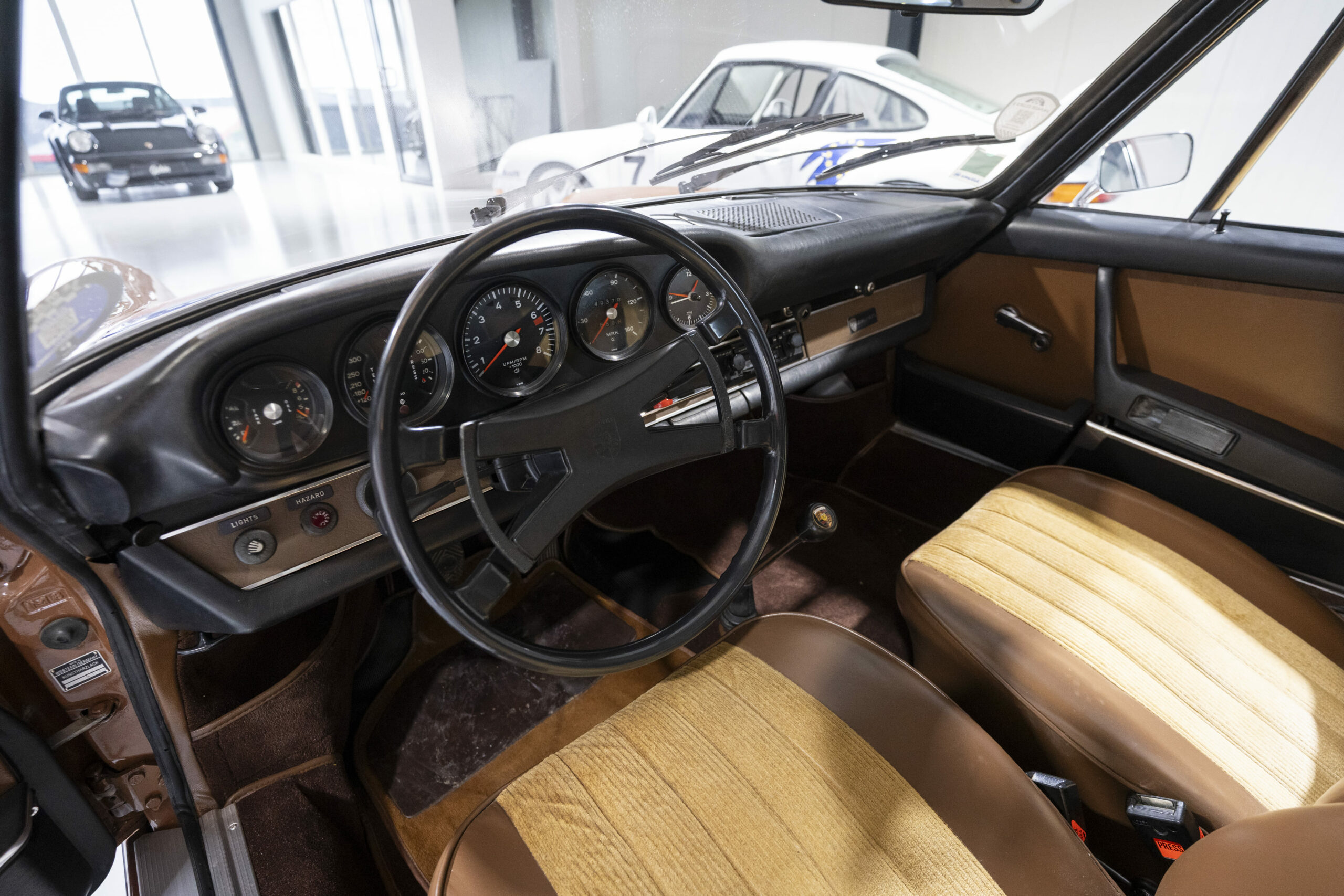 Porsche-911-TE-1972-Sepia-Brown (22)