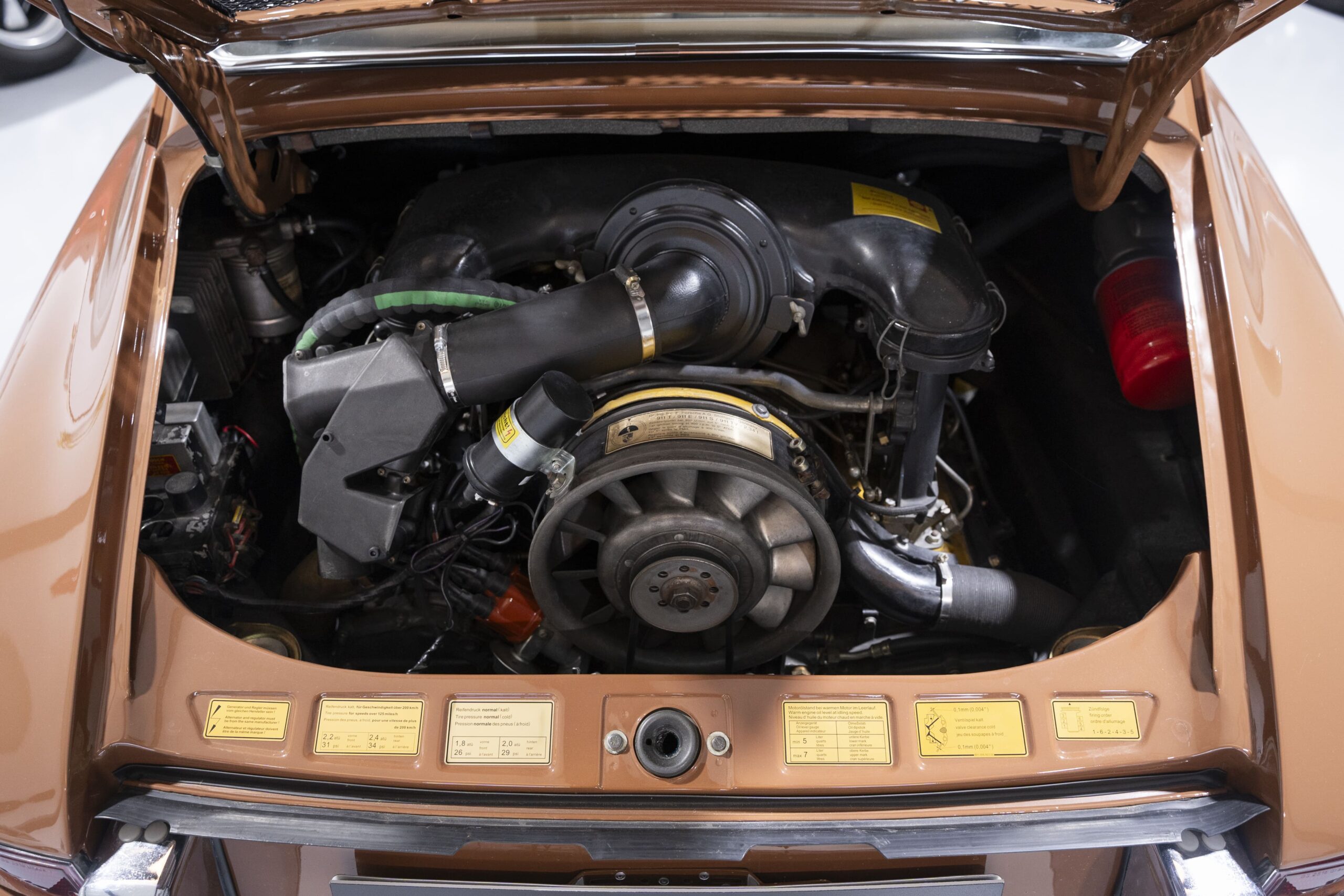 Porsche-911-TE-1972-Sepia-Brown (32)
