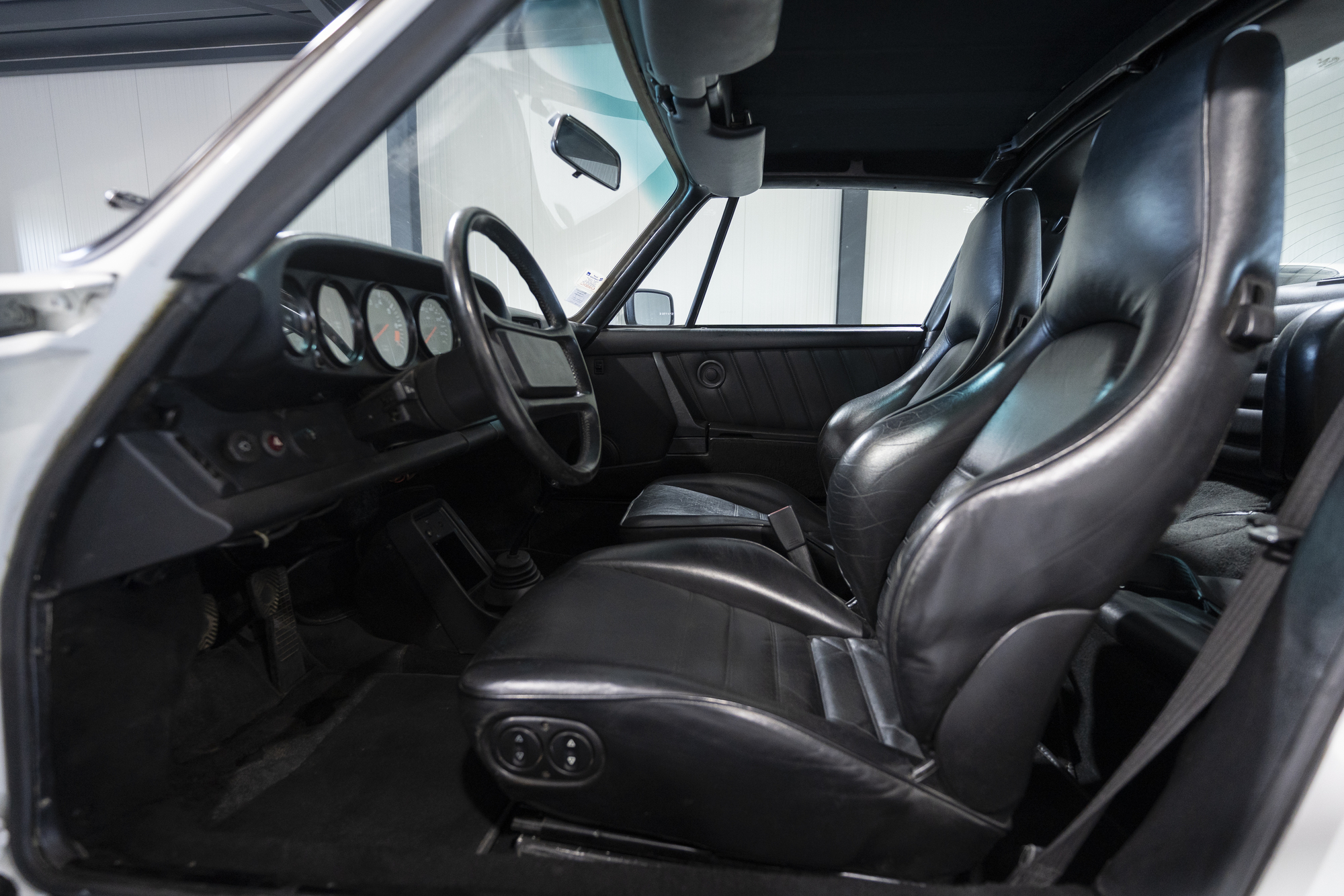 Porsche-911-targa-1985 (19)