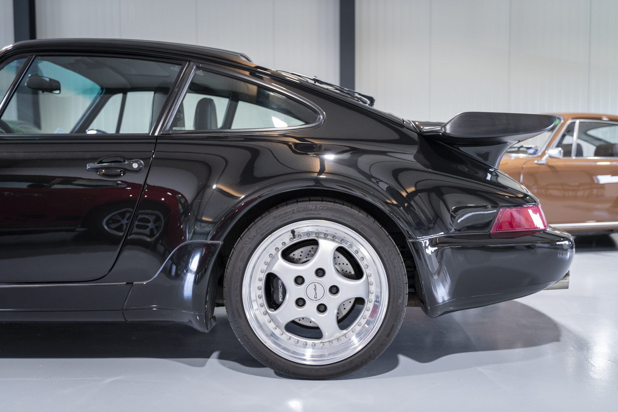 Porsche-964-Turbo (2)