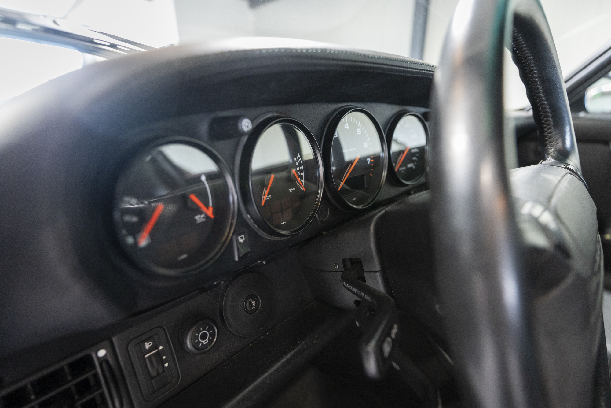 Porsche-964-Turbo (26)