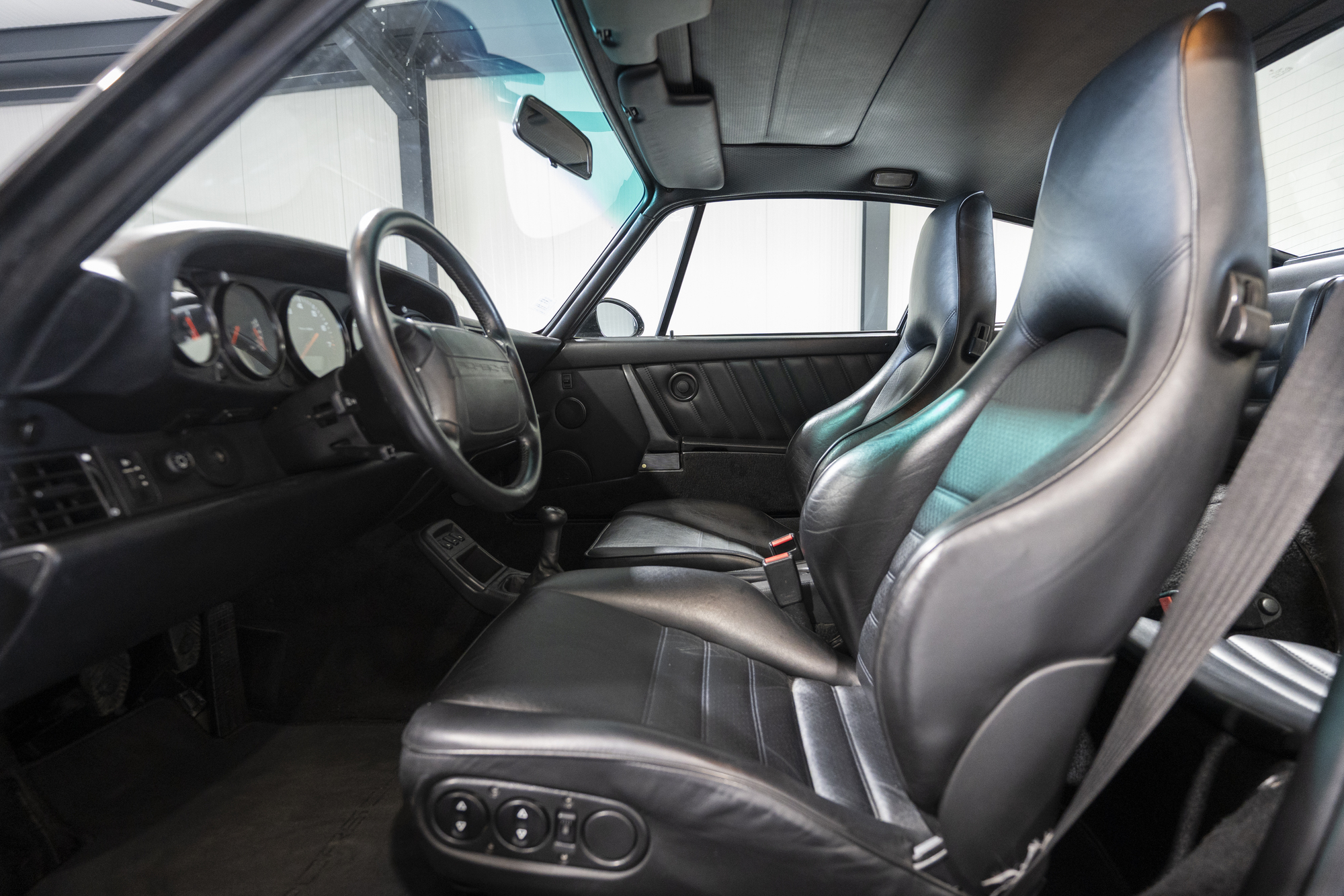 Porsche-964-Turbo (27)