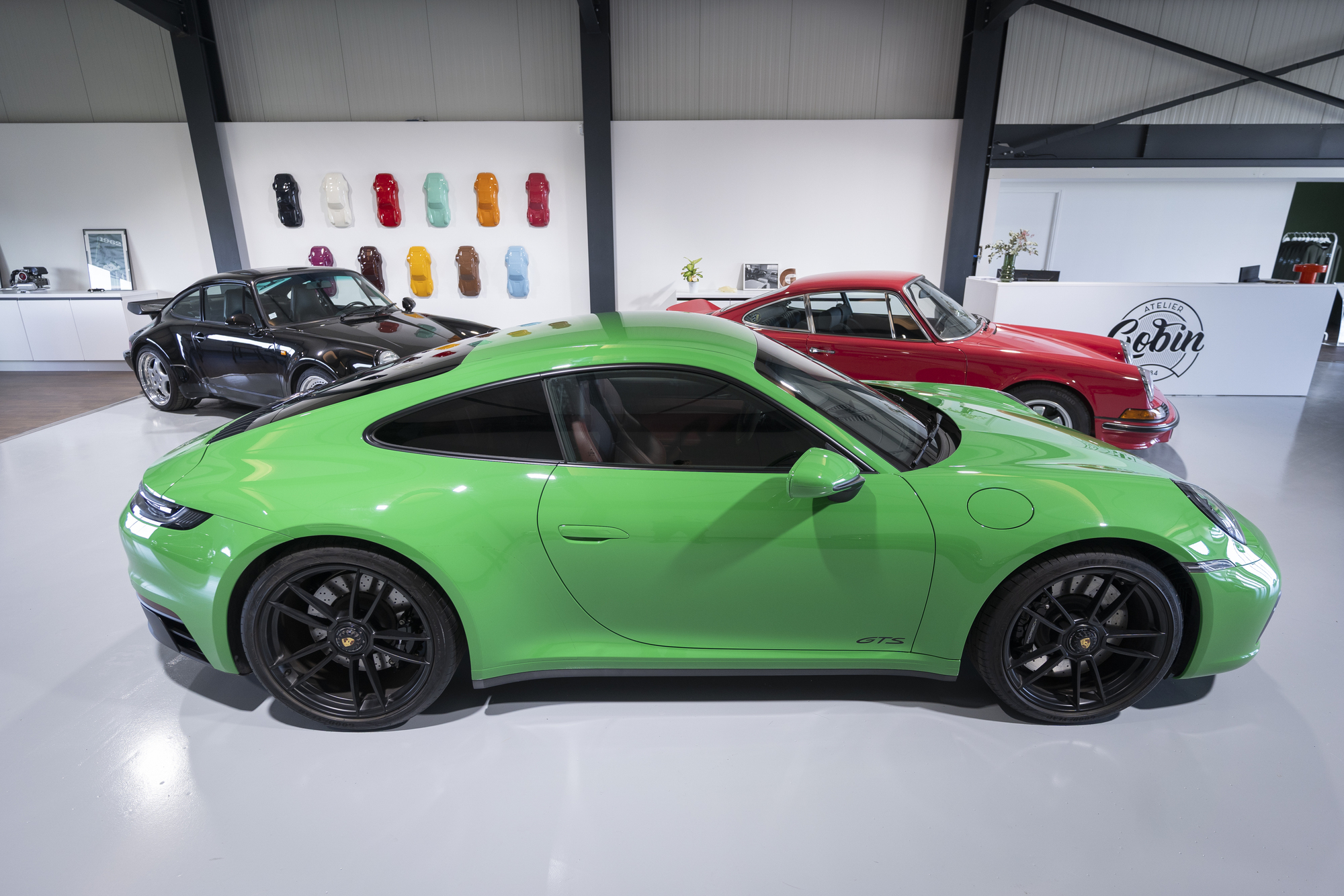 Porsche-992 Carrera-GTS-vert-python (10)
