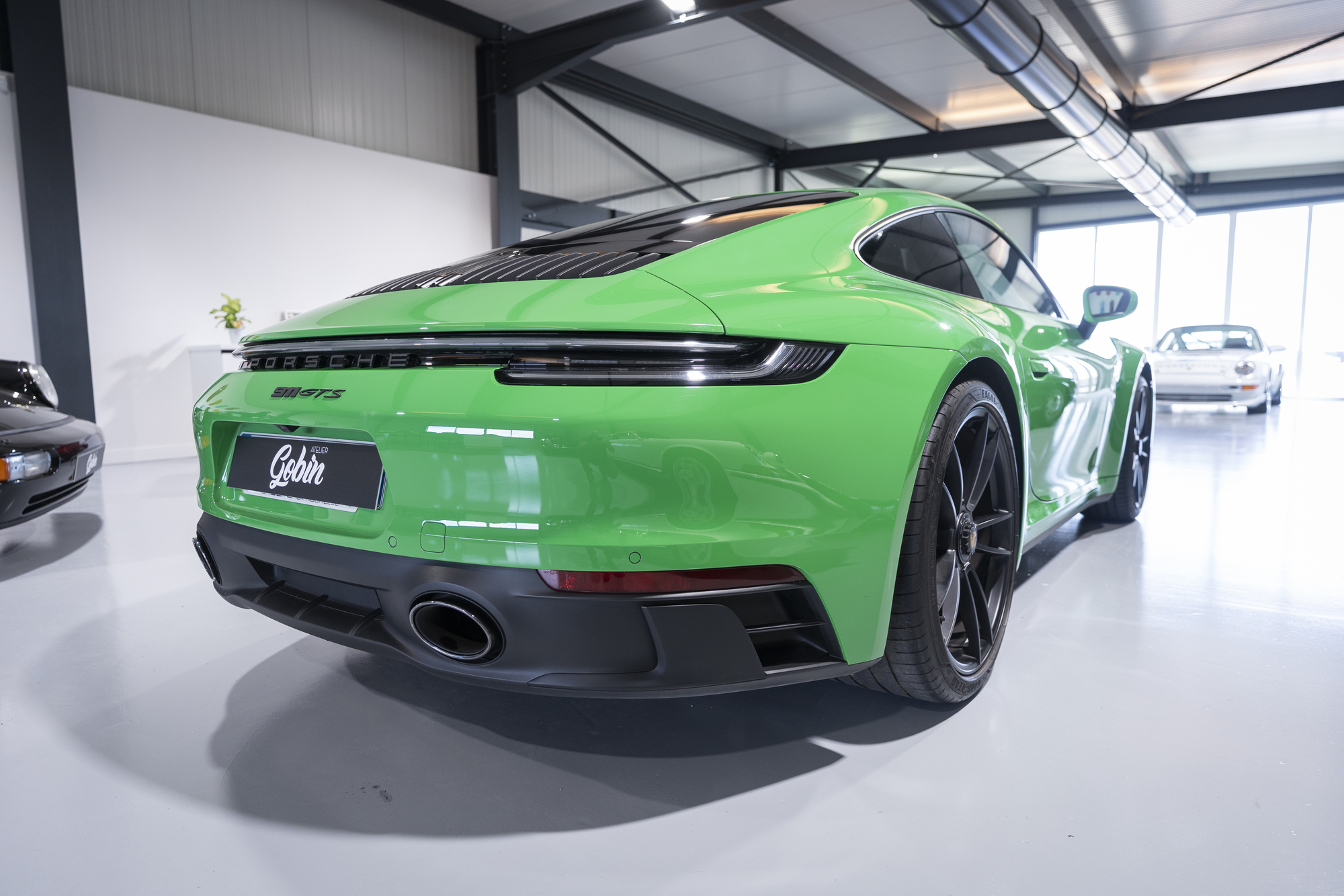 Porsche-992 Carrera-GTS-vert-python (11)