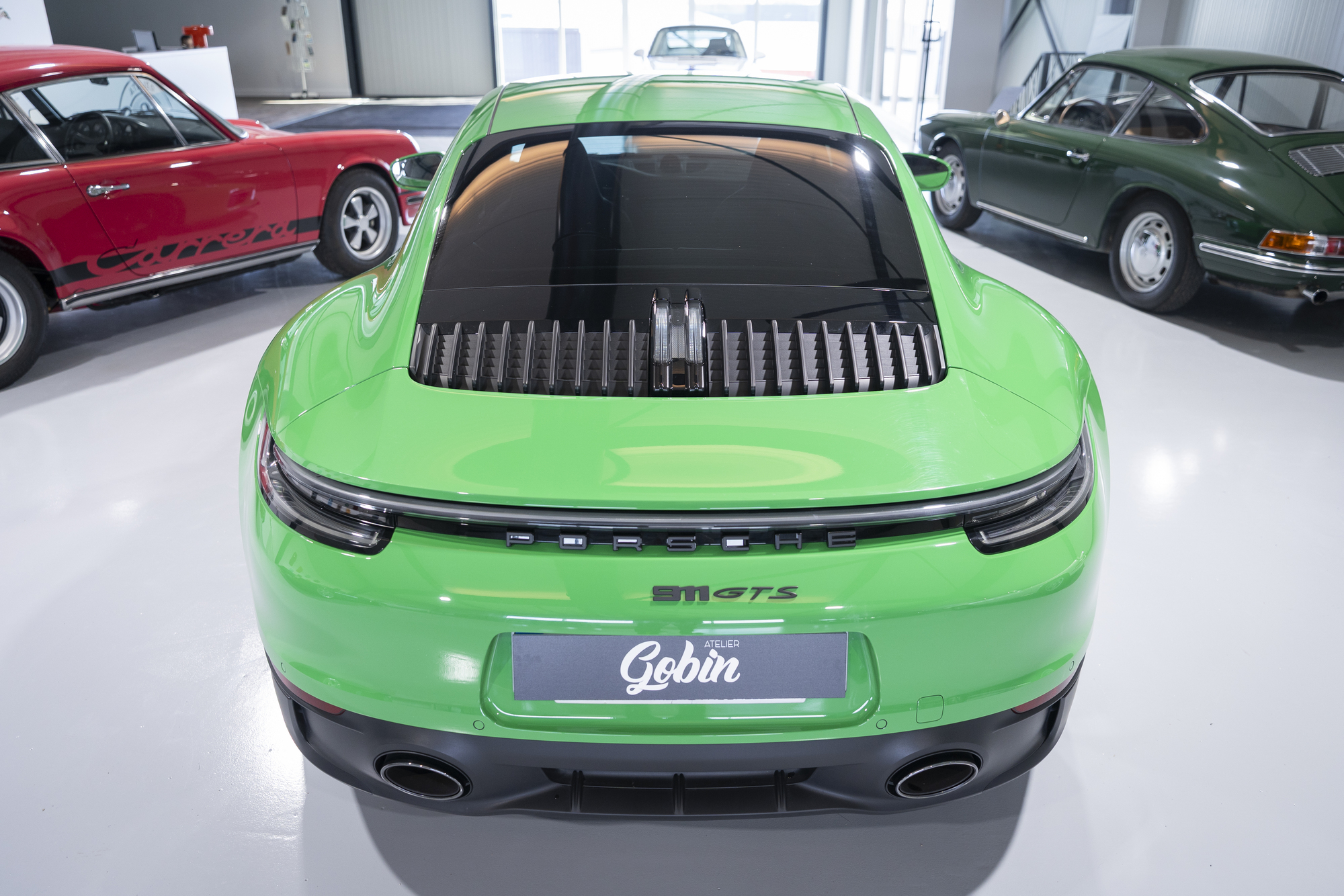 Porsche-992 Carrera-GTS-vert-python (14)