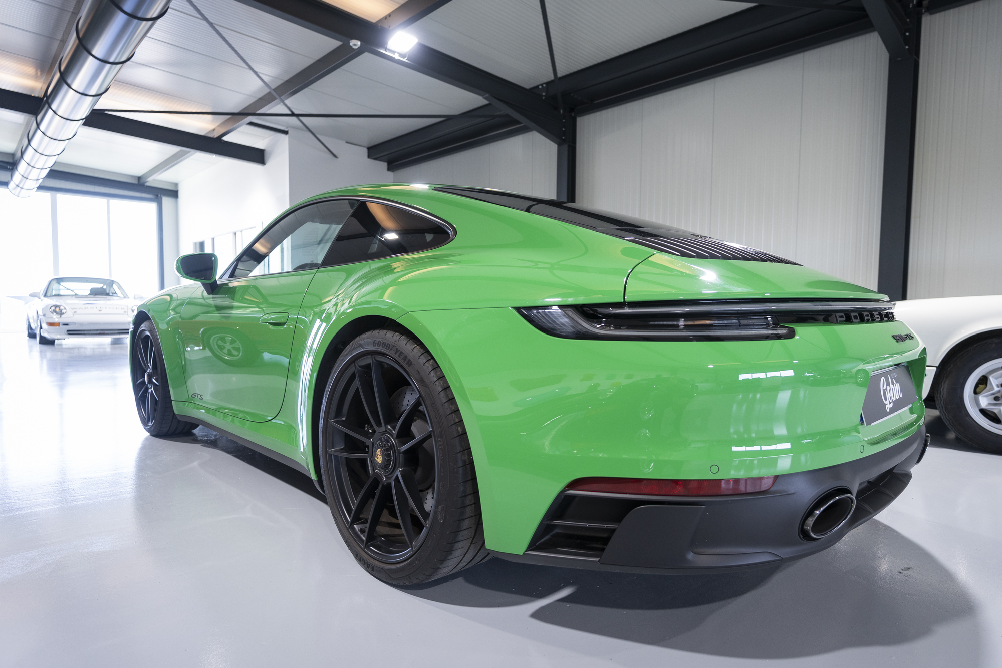 Porsche-992 Carrera-GTS-vert-python (16)
