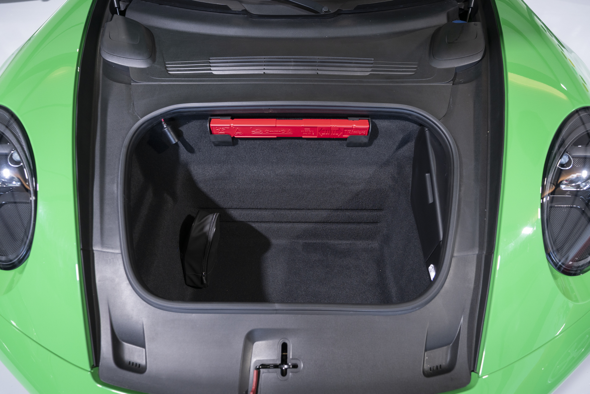 Porsche-992 Carrera-GTS-vert-python (18)