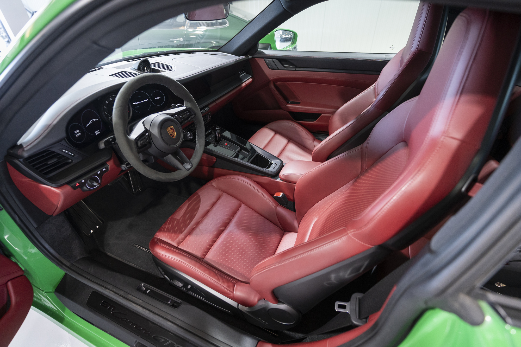 Porsche-992 Carrera-GTS-vert-python (19)