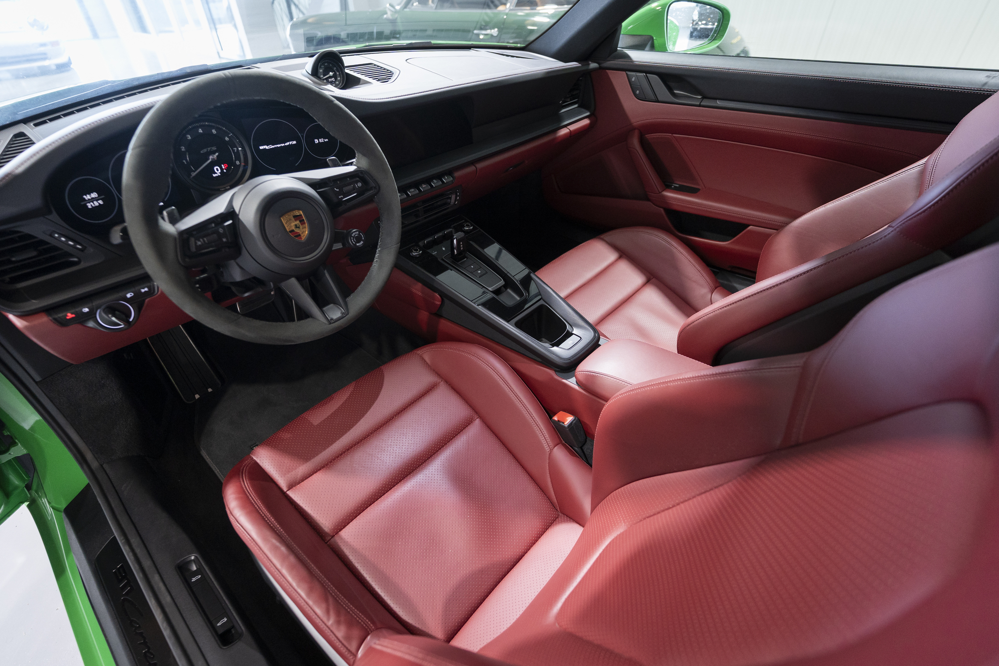 Porsche-992 Carrera-GTS-vert-python (20)