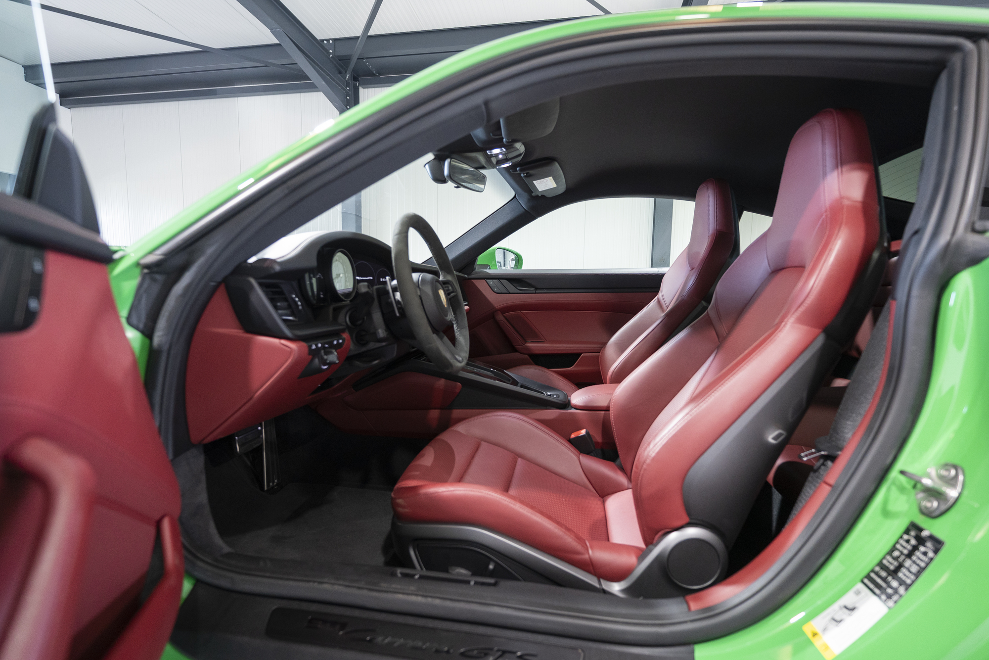 Porsche-992 Carrera-GTS-vert-python (21)