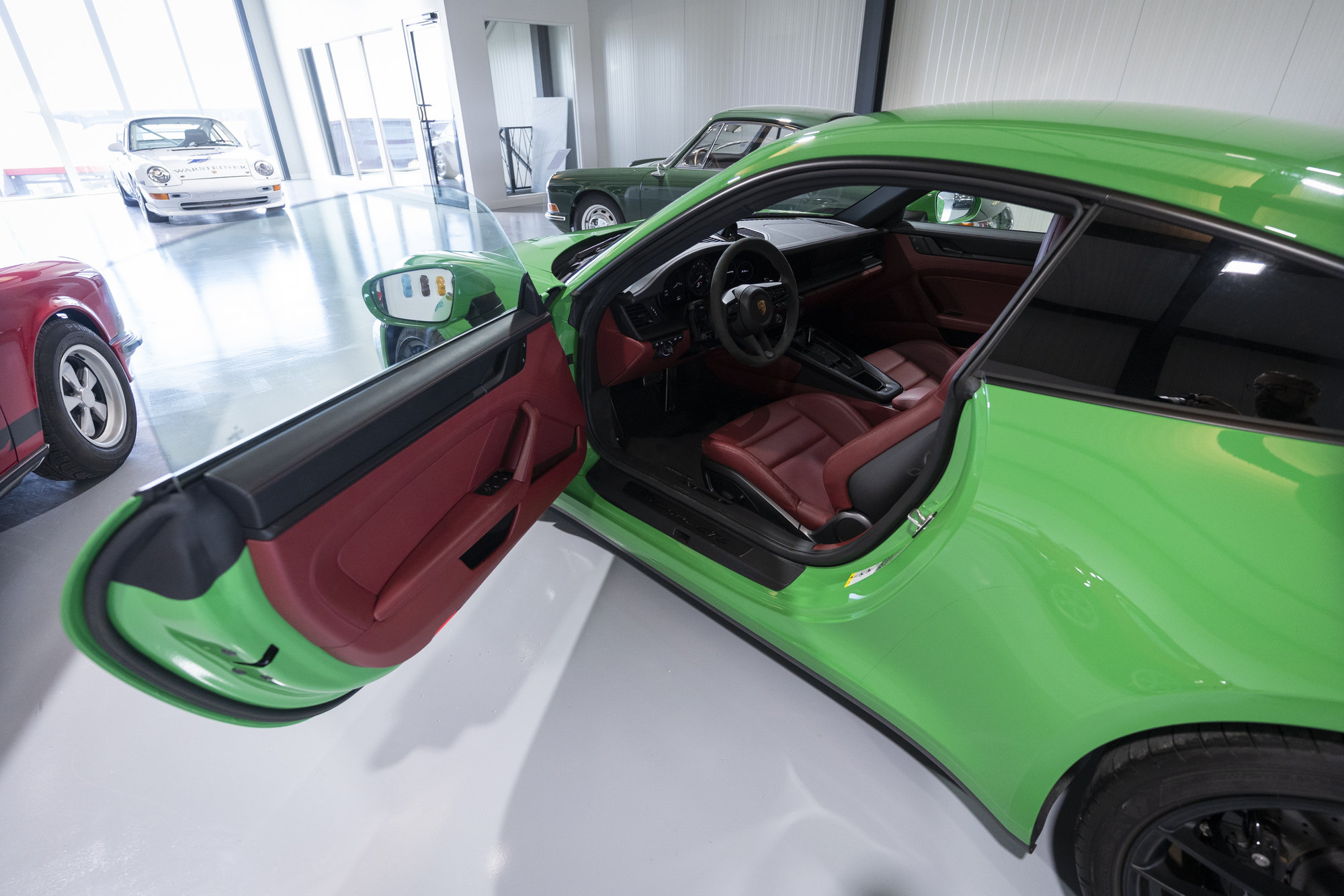 Porsche-992 Carrera-GTS-vert-python (22)