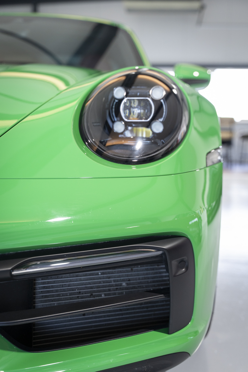 Porsche-992 Carrera-GTS-vert-python (31)