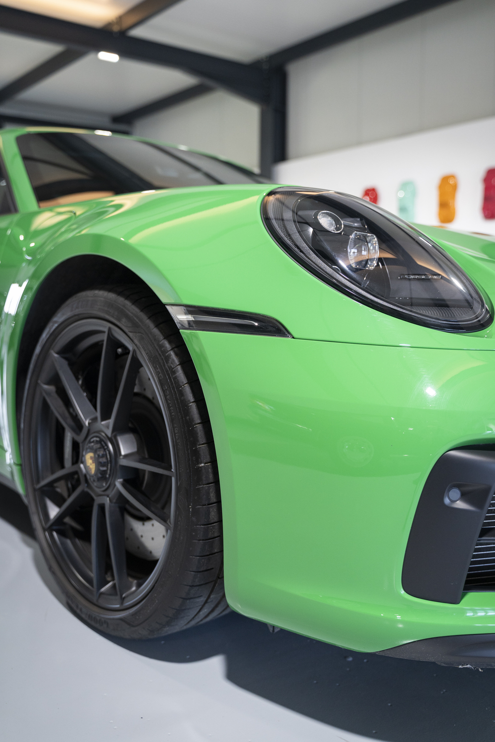 Porsche-992 Carrera-GTS-vert-python (32)
