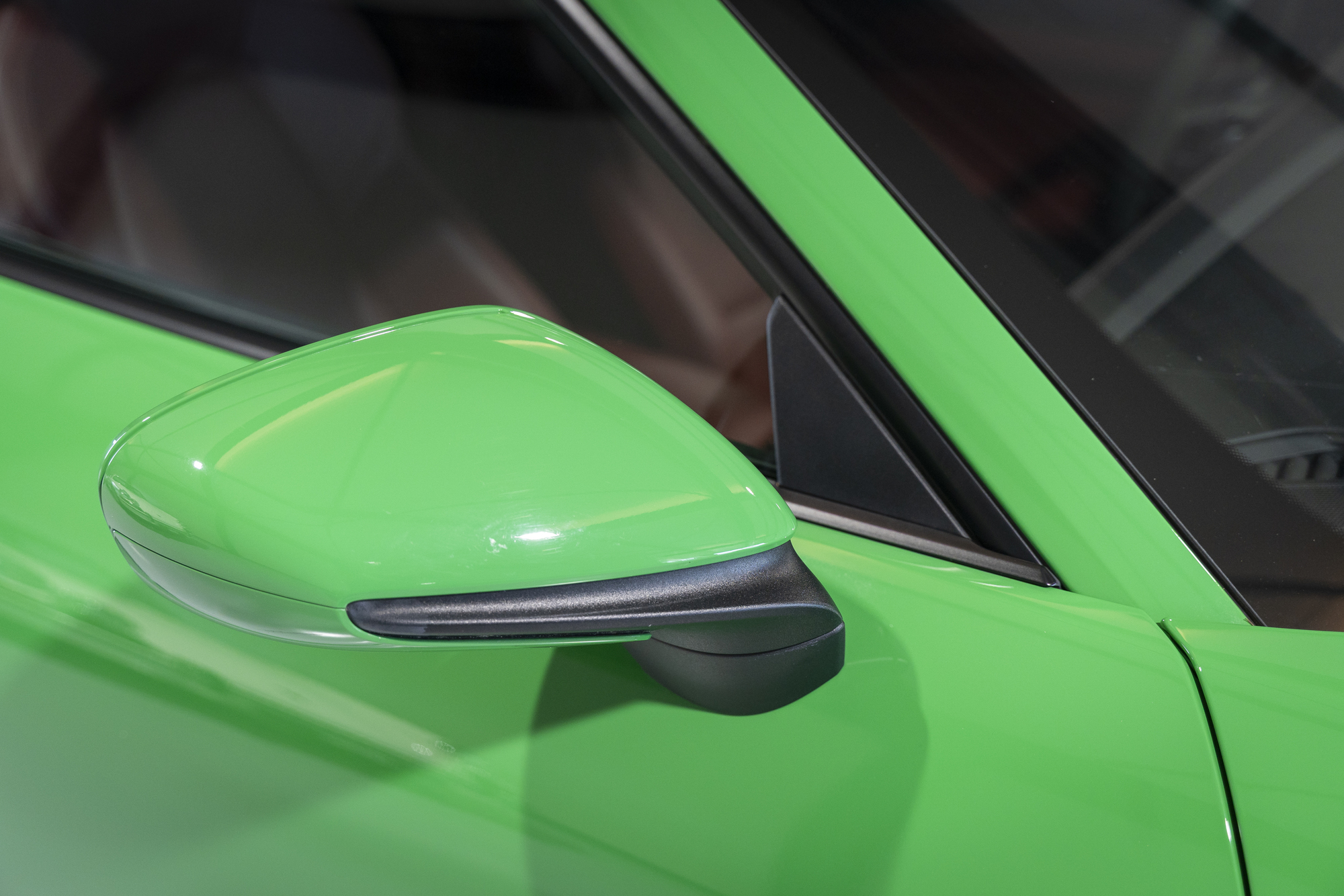 Porsche-992 Carrera-GTS-vert-python (33)