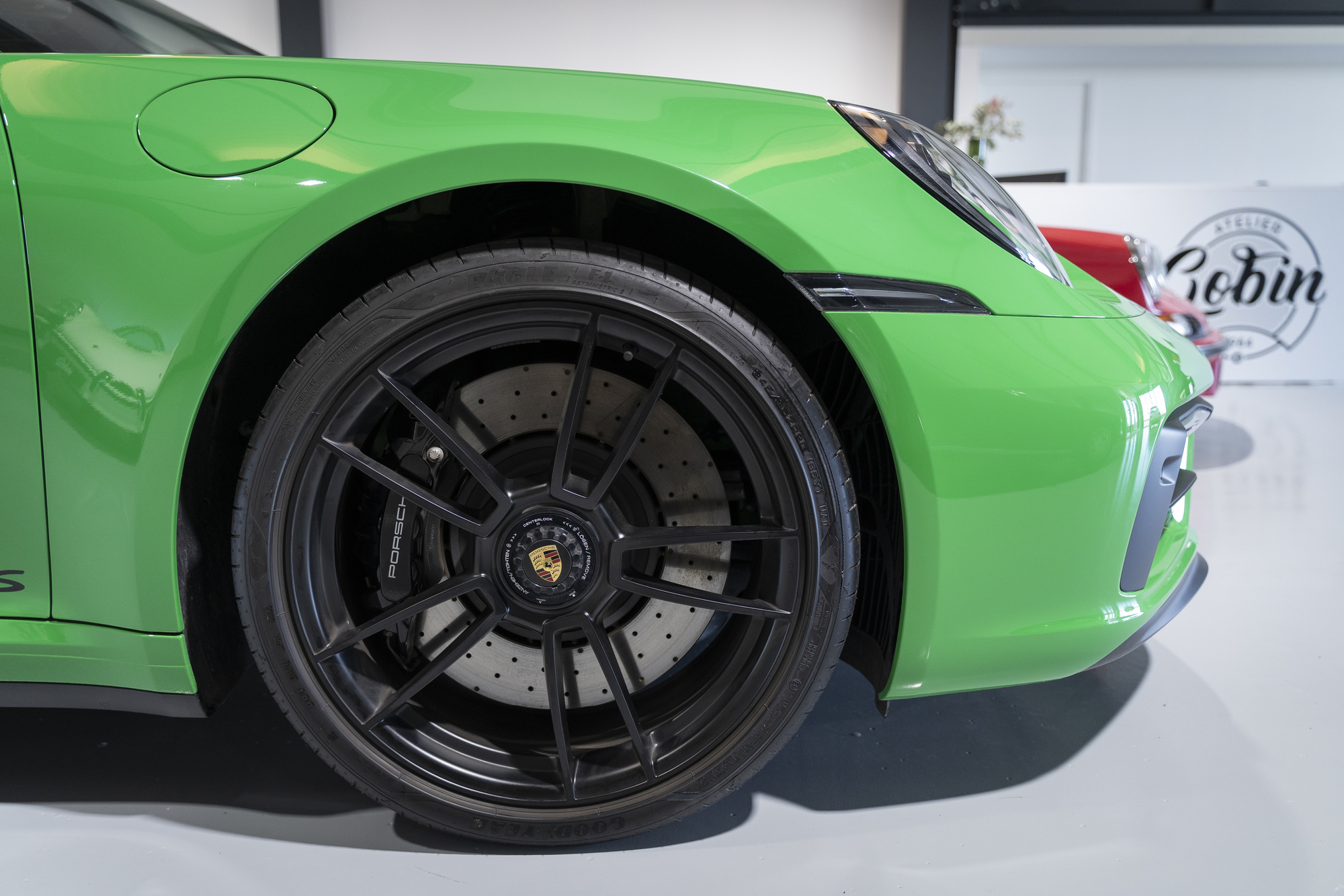 Porsche-992 Carrera-GTS-vert-python (34)