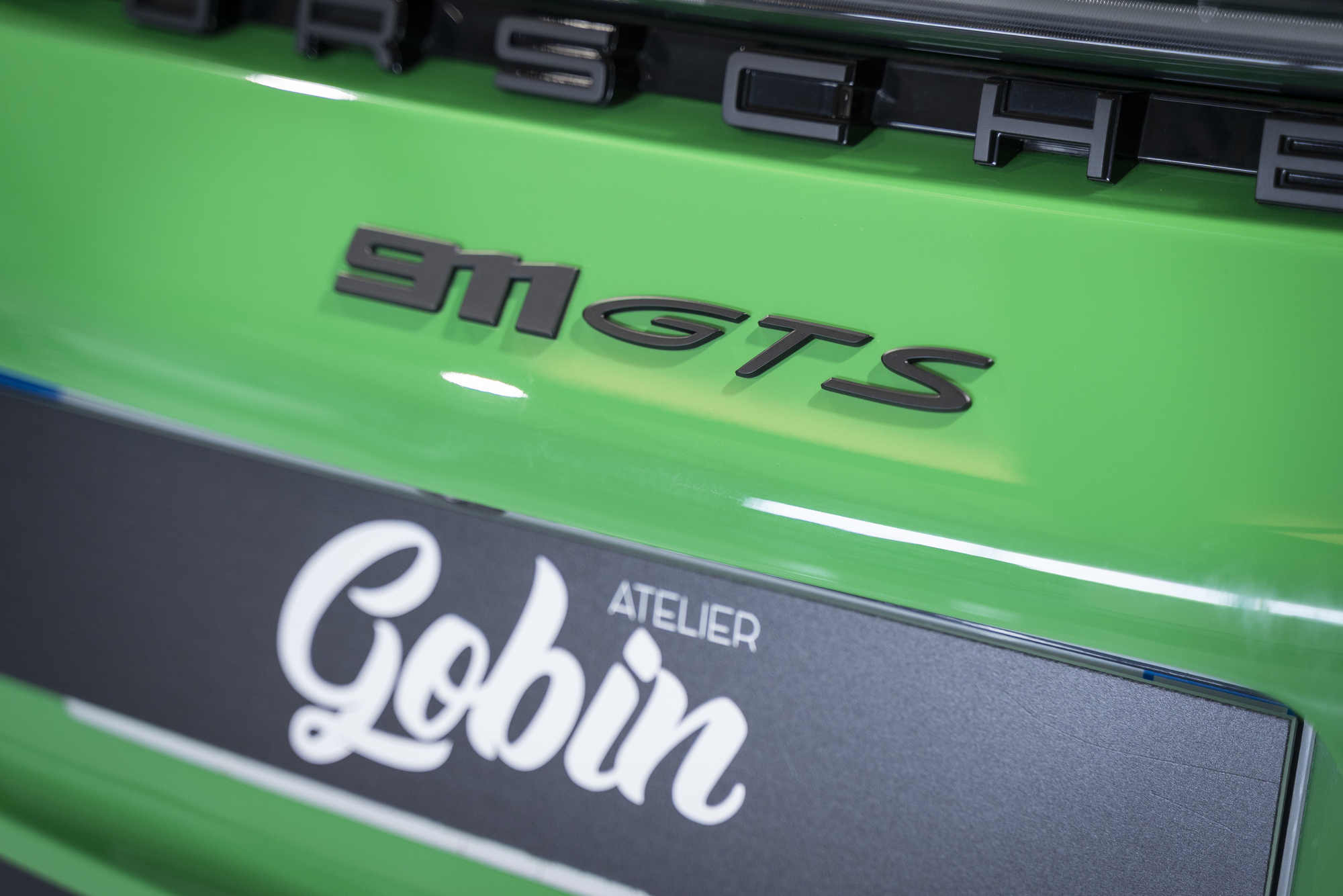 Porsche-992 Carrera-GTS-vert-python (36)