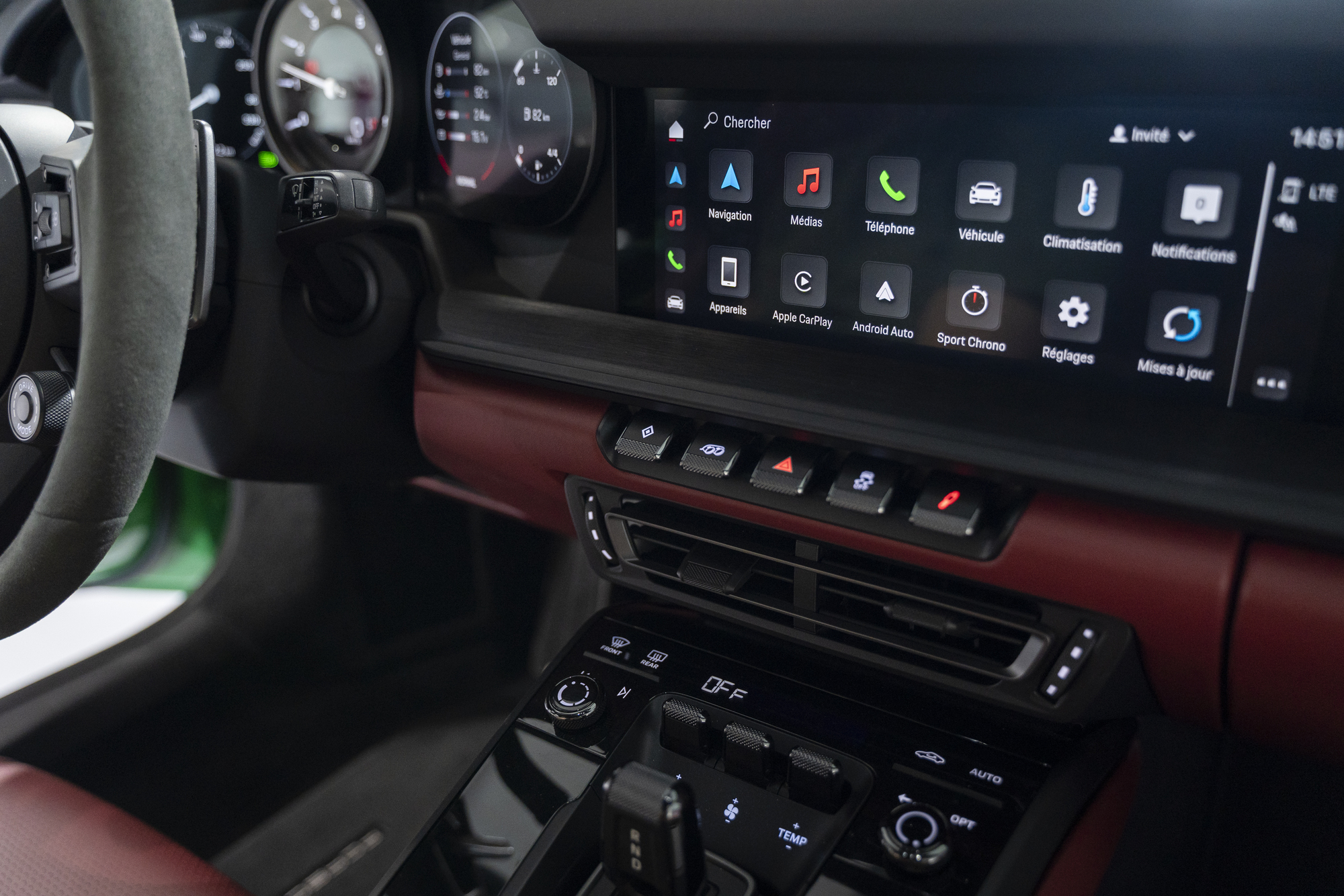 Porsche-992 Carrera-GTS-vert-python (41)
