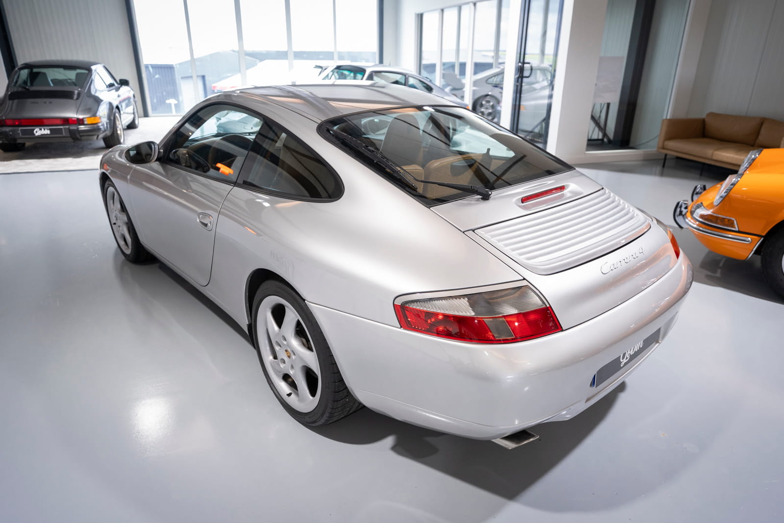 Porsche-996-Carrera-4-Coupé-2001 (14)