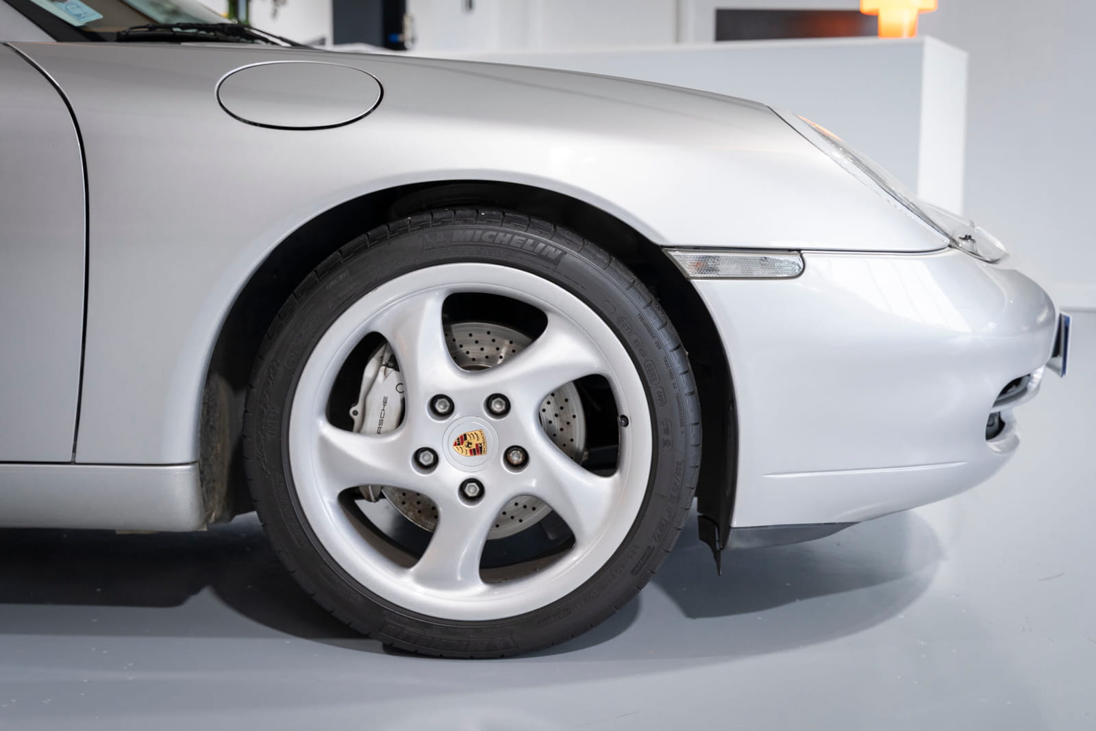 Porsche-996-Carrera-4-Coupé-2001 (19)