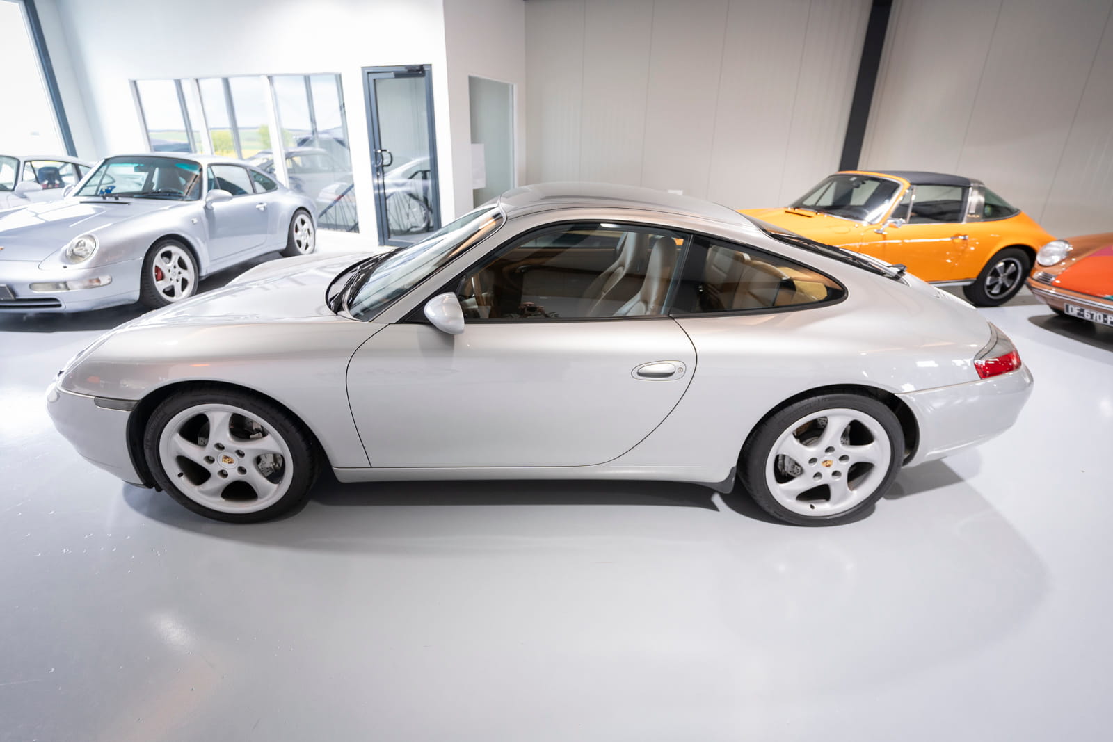 Porsche-996-Carrera-4-Coupé-2001 (2)