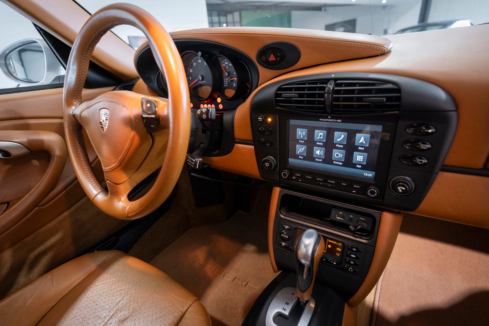 Porsche-996-Carrera-4-Coupé-2001 (30)