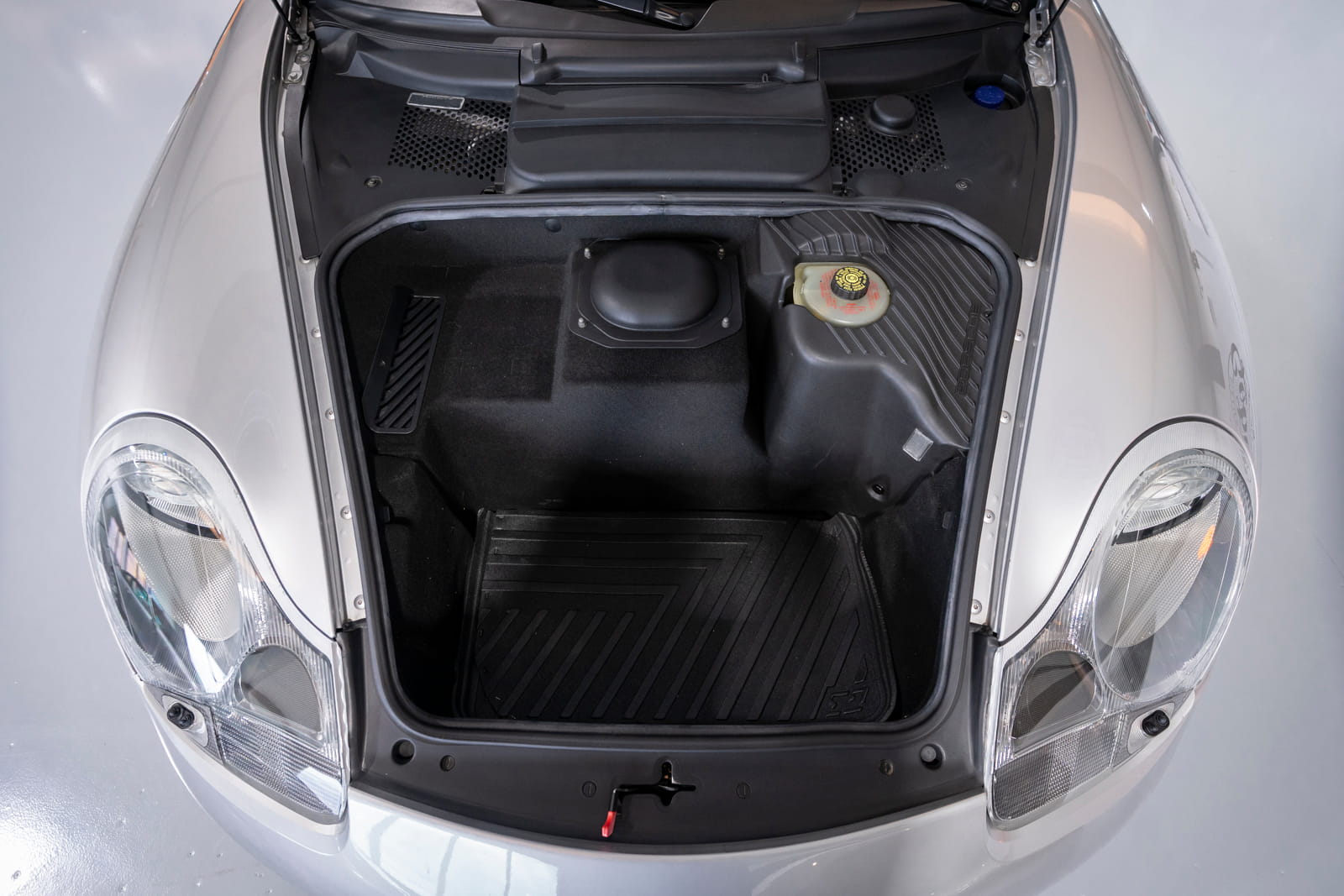 Porsche-996-Carrera-4-Coupé-2001 (35)