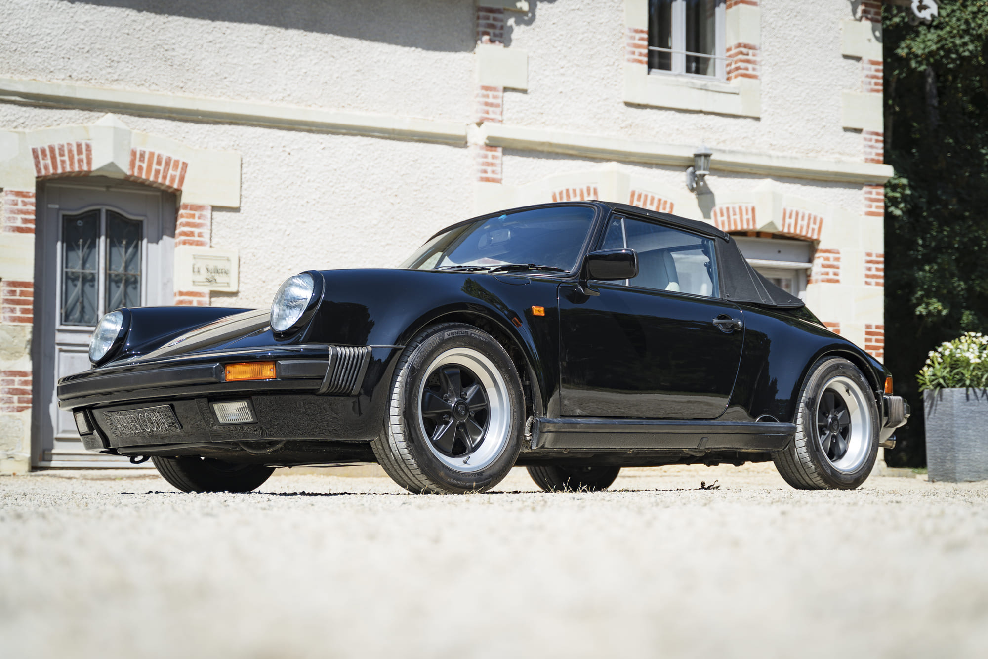 Porsche-911-Carrera Cabriolet-Turbo-Look-Usine (1)