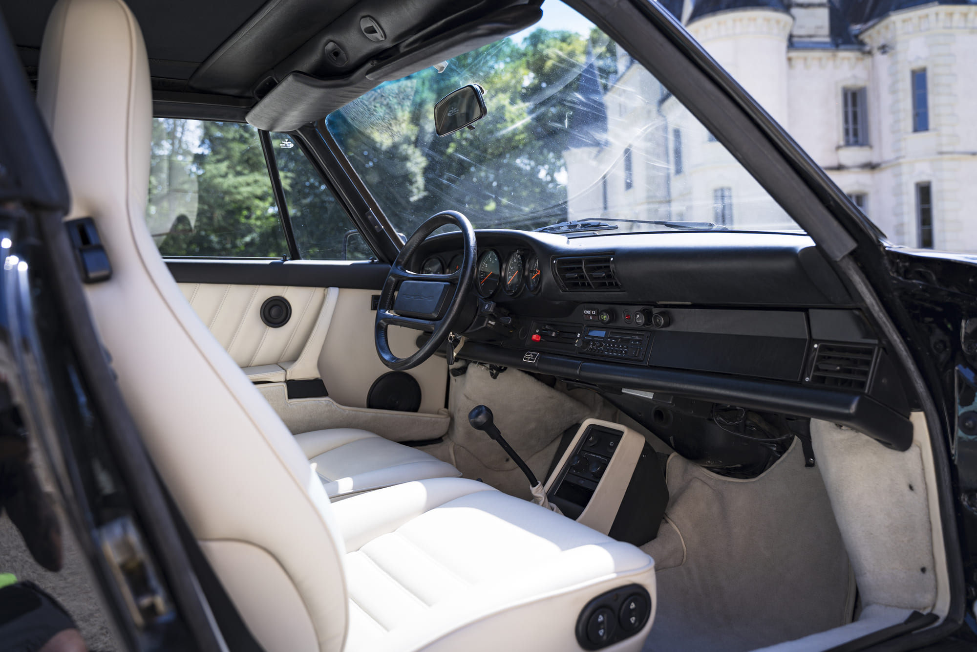 Porsche-911-Carrera Cabriolet-Turbo-Look-Usine (27)