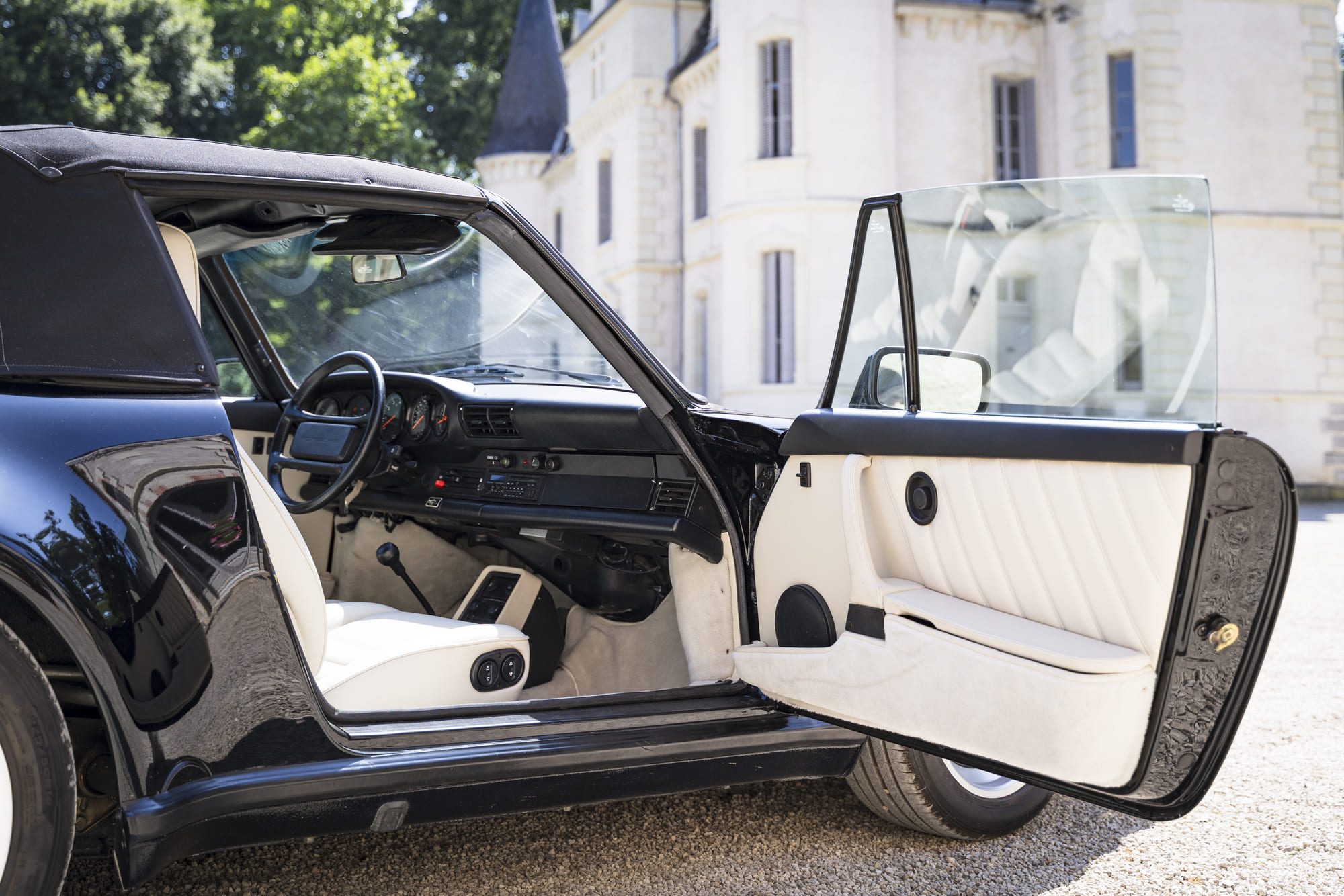 Porsche-911-Carrera Cabriolet-Turbo-Look-Usine (32)