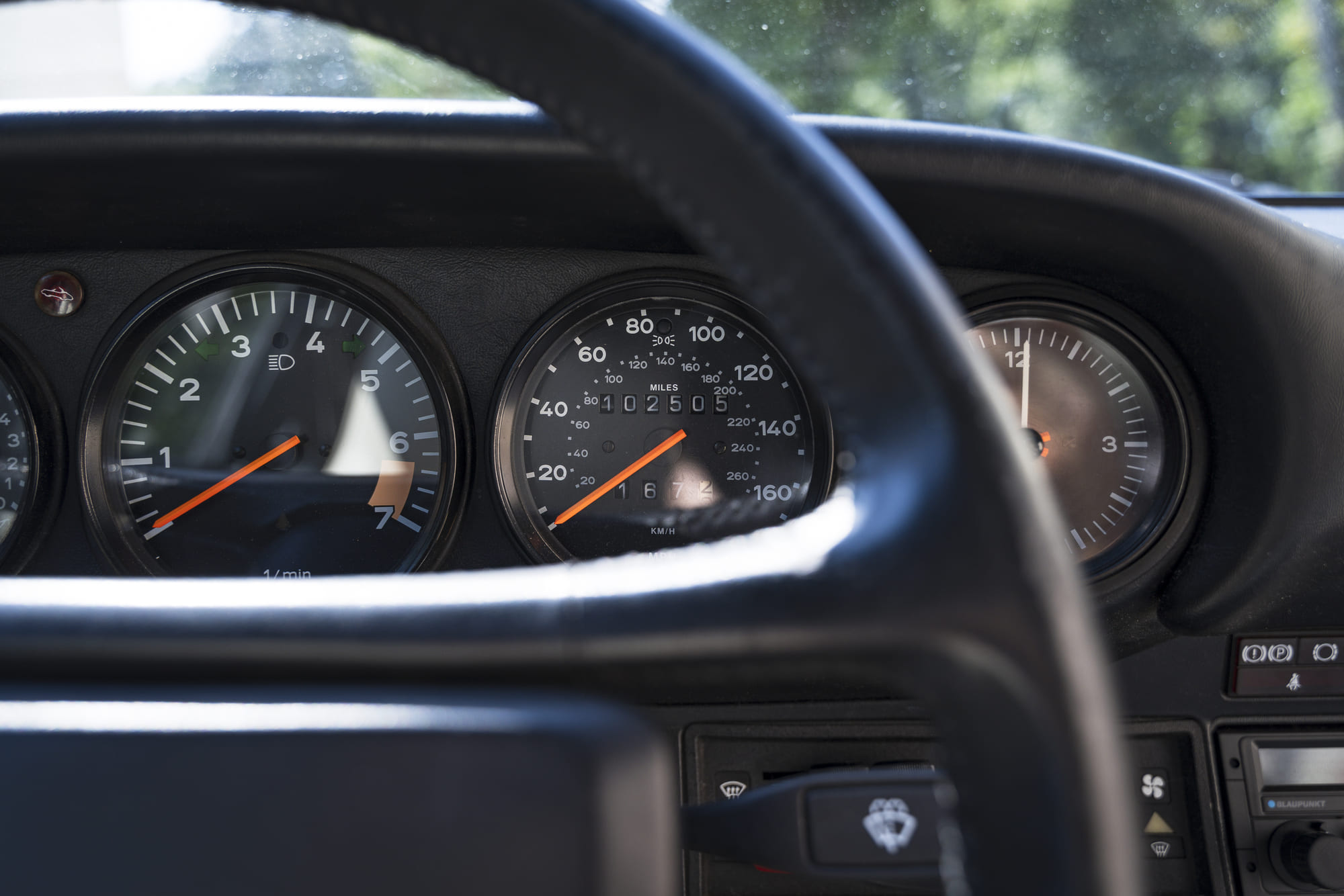Porsche-911-Carrera Cabriolet-Turbo-Look-Usine (34)