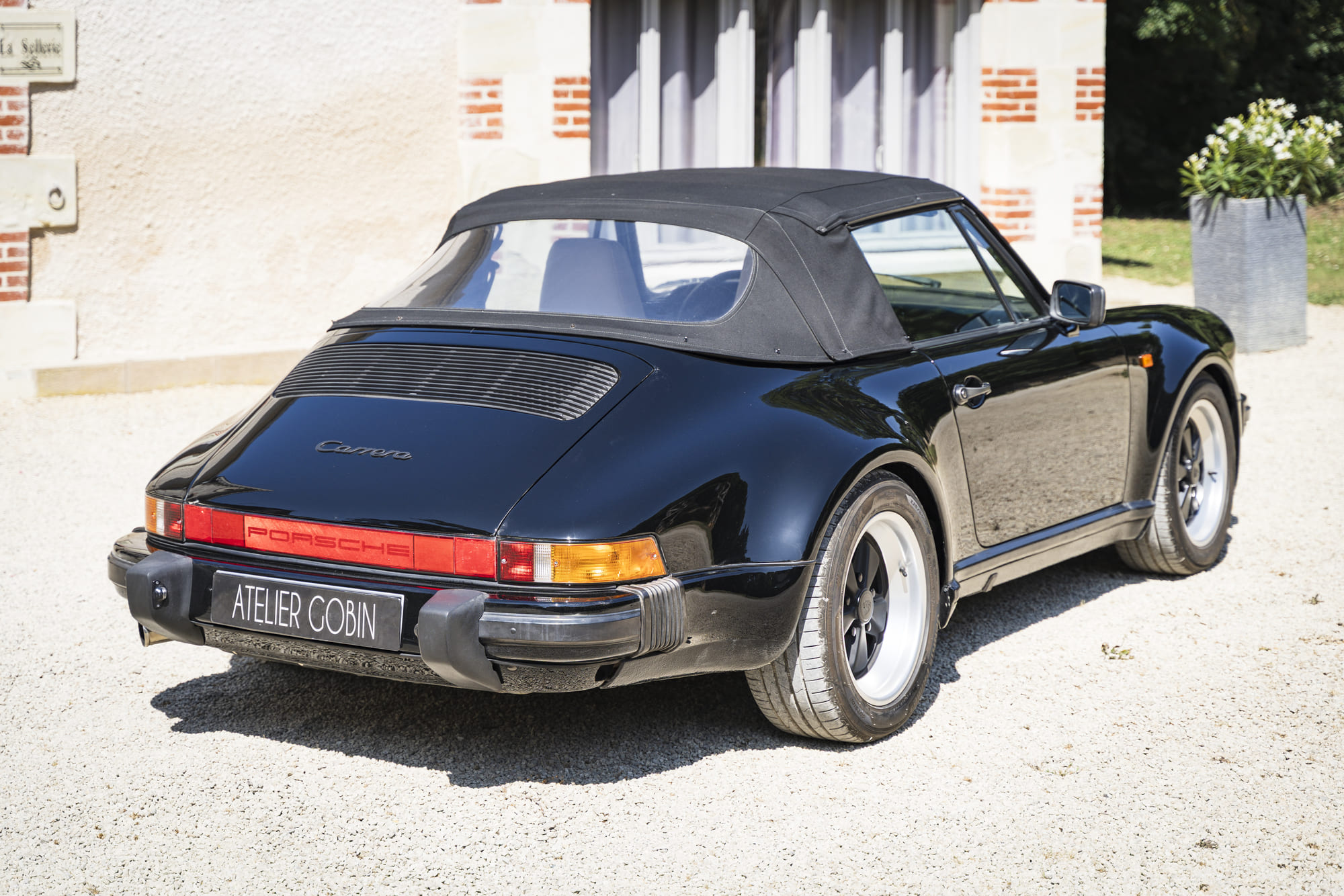 Porsche-911-Carrera Cabriolet-Turbo-Look-Usine (37)