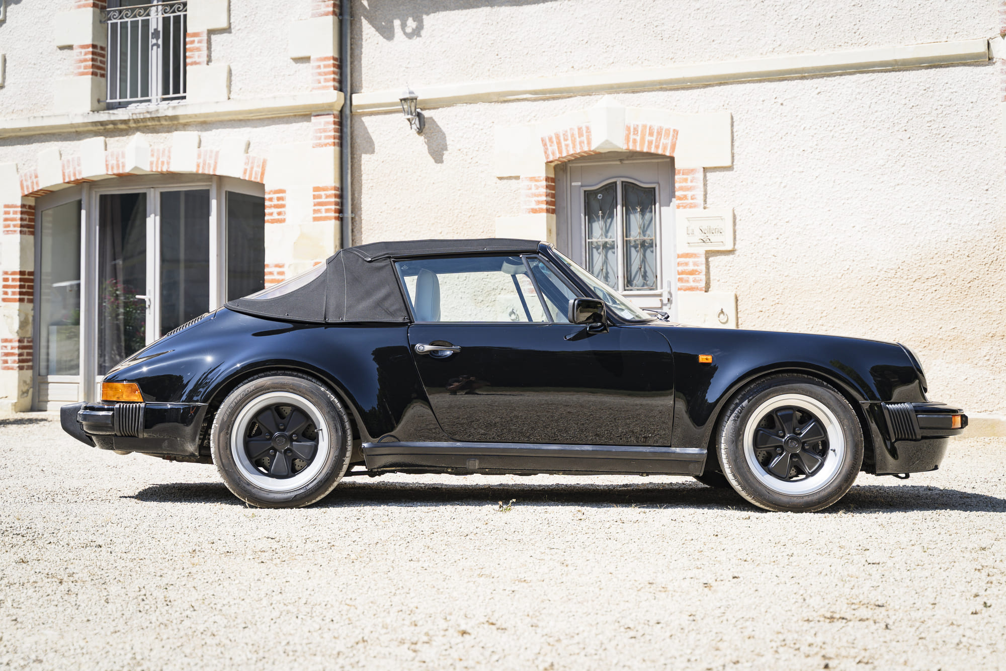 Porsche-911-Carrera Cabriolet-Turbo-Look-Usine (39)