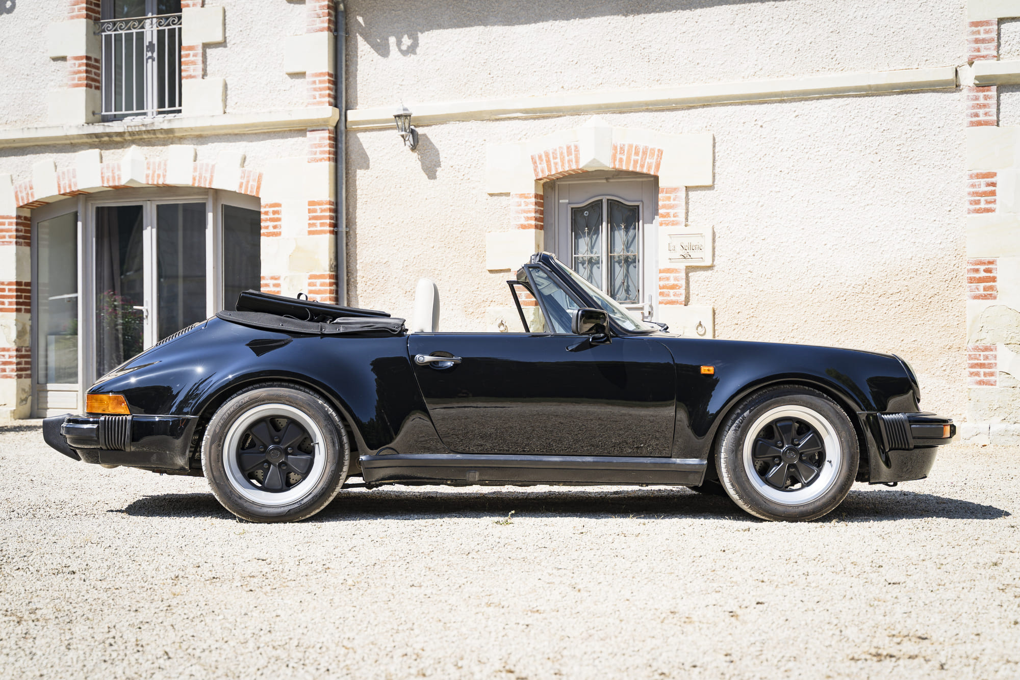 Porsche-911-Carrera Cabriolet-Turbo-Look-Usine (44)