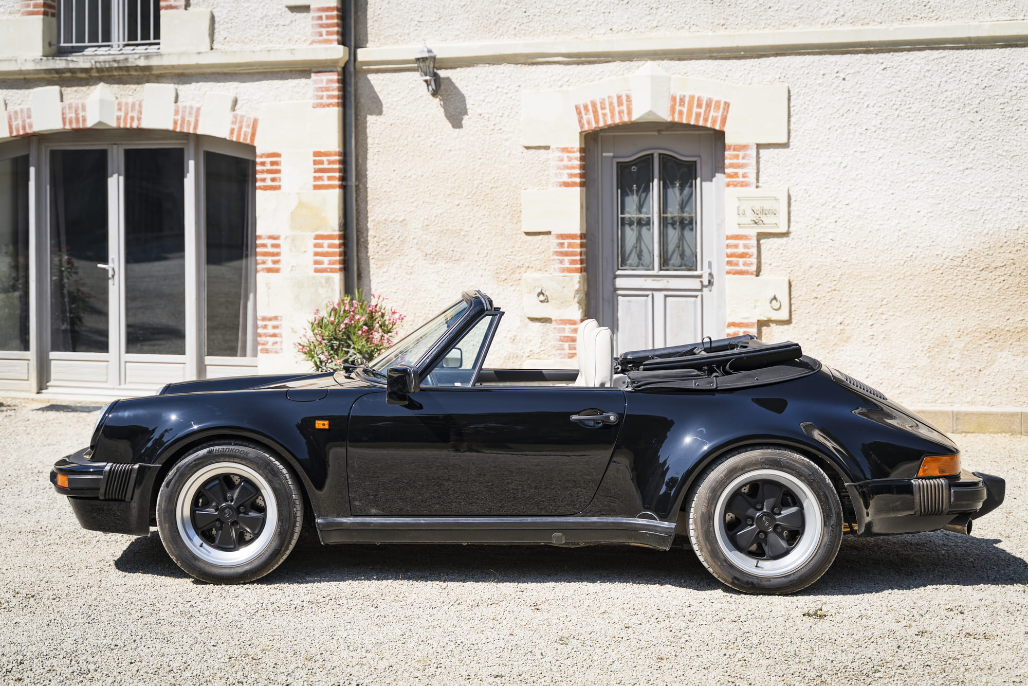 Porsche-911-Carrera Cabriolet-Turbo-Look-Usine (48)