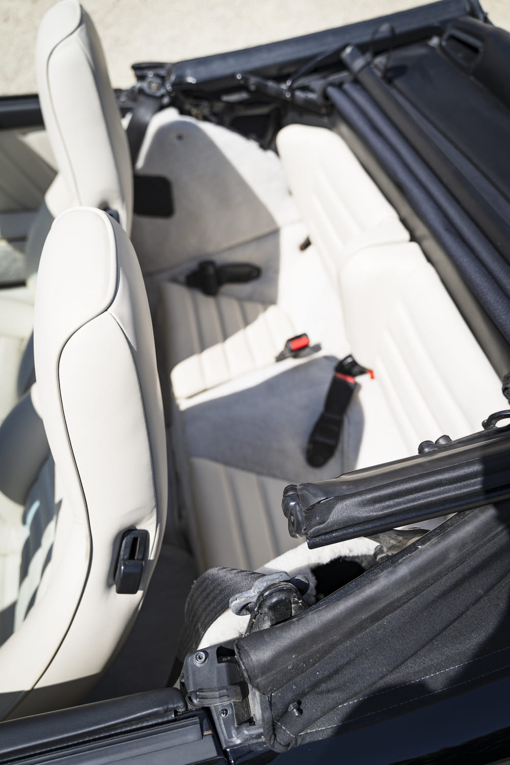 Porsche-911-Carrera Cabriolet-Turbo-Look-Usine (50)