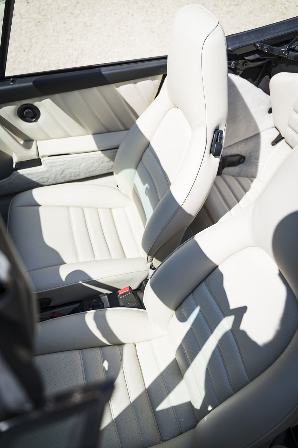 Porsche-911-Carrera Cabriolet-Turbo-Look-Usine (51)