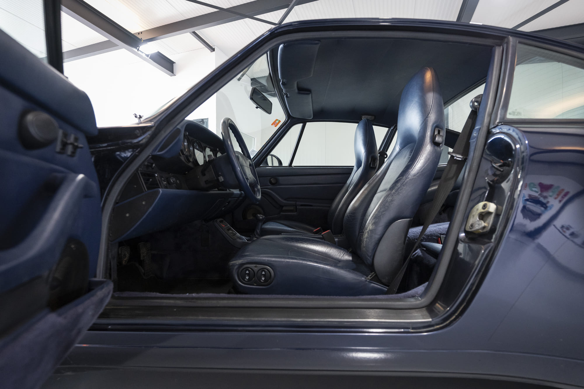 Porsche-993-Carrera-Coupé-1994 (20)