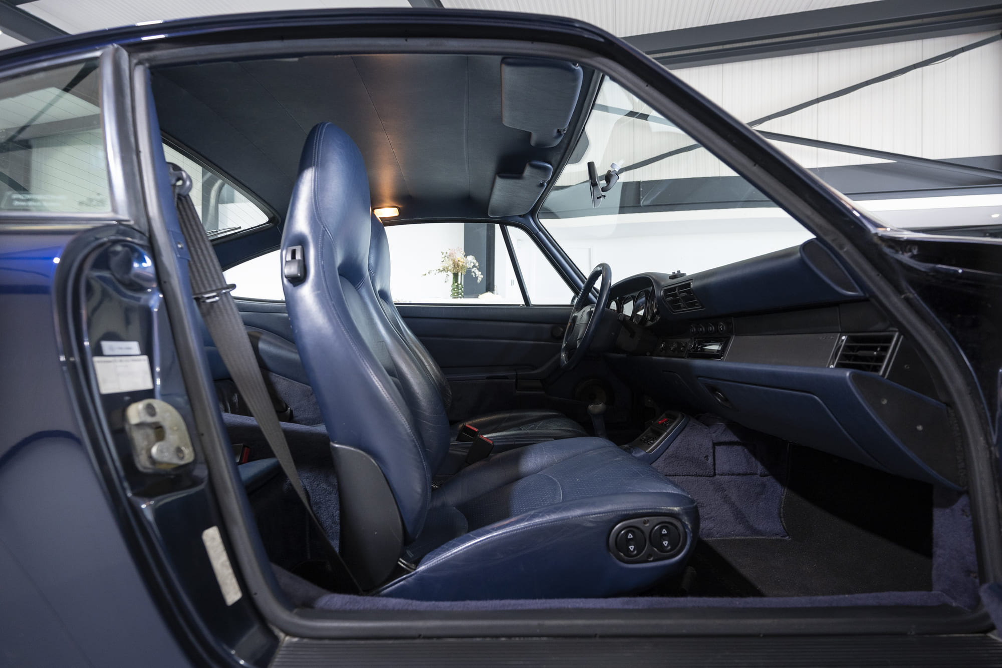 Porsche-993-Carrera-Coupé-1994 (24)