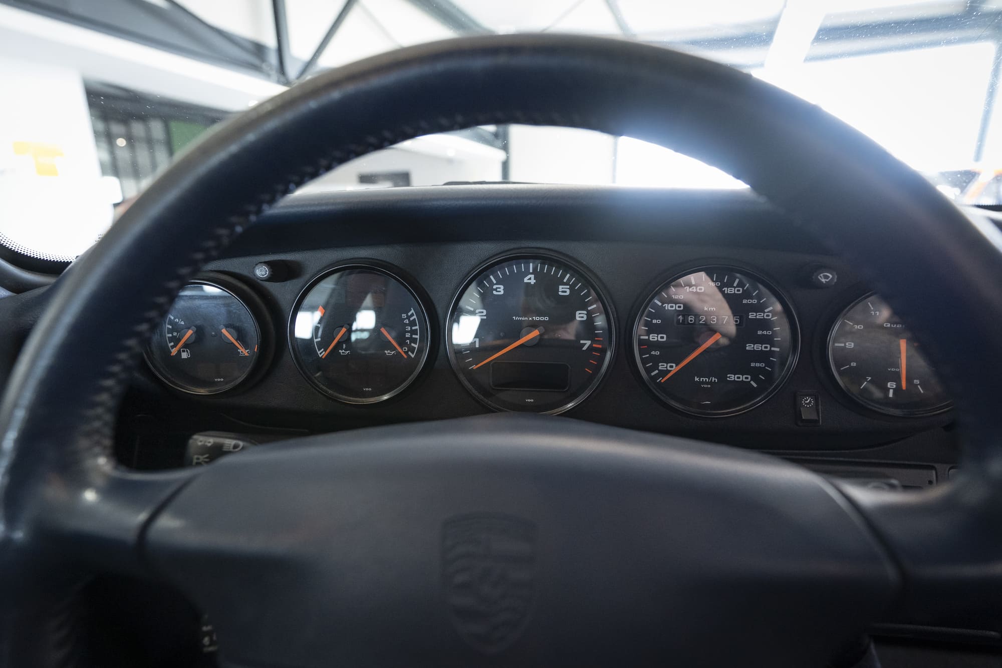 Porsche-993-Carrera-Coupé-1994 (28)