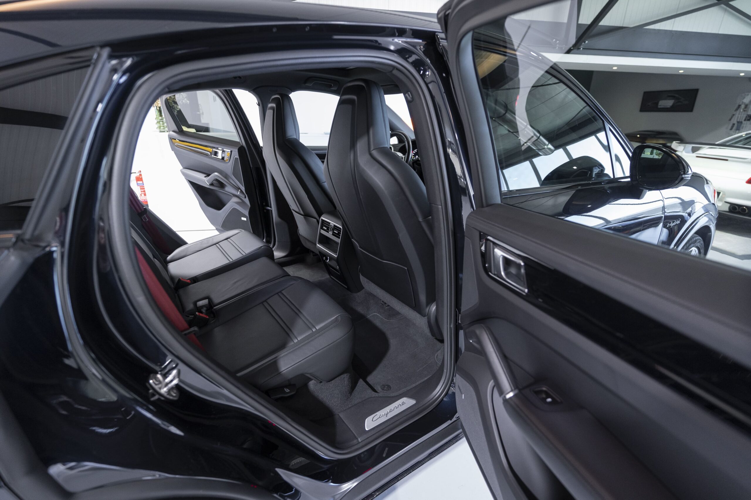 Porsche-Cayenne-Coupé-E-Hybrid-Platinum-Edition (28)
