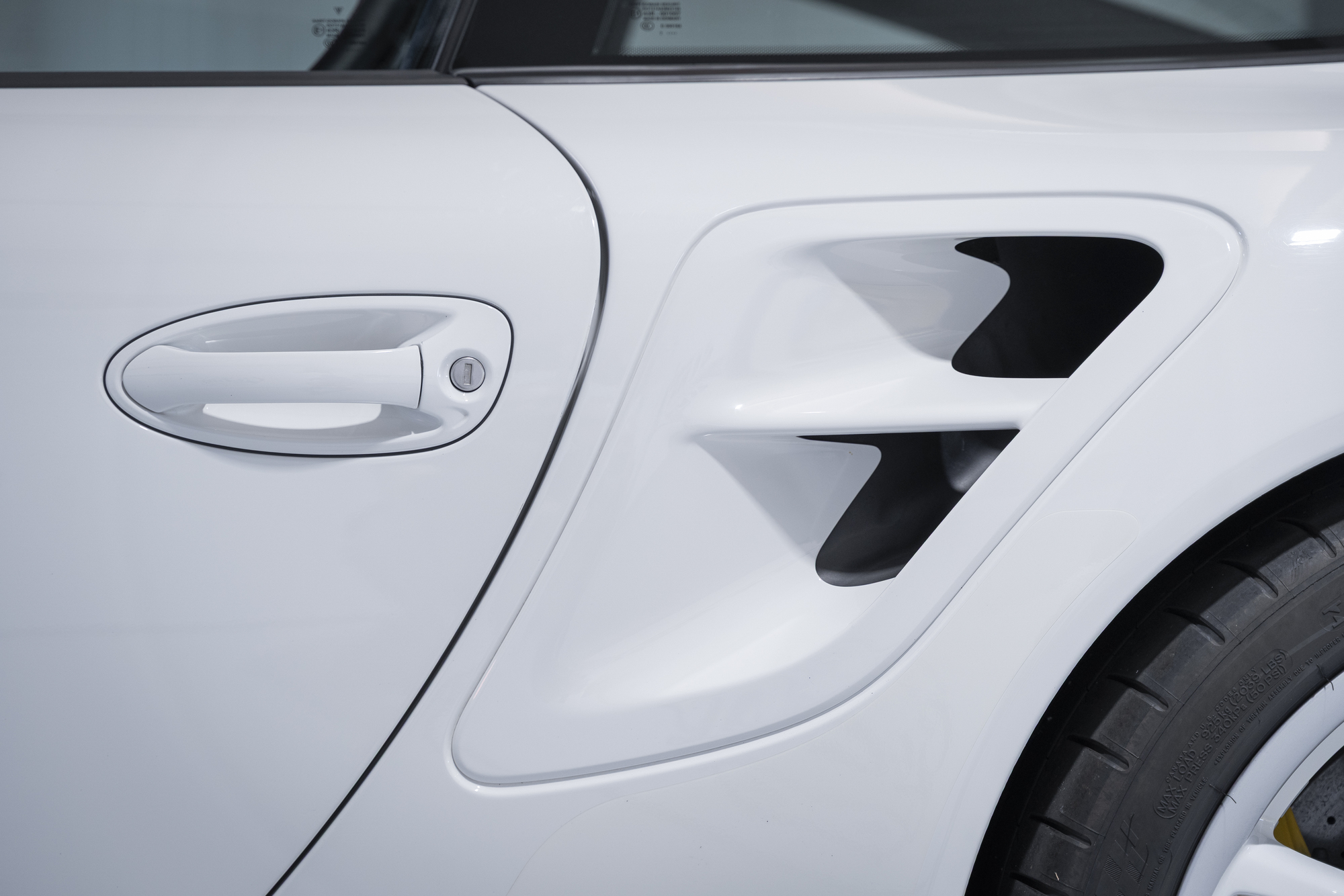 Porsche-997-GT2-2008 (28)