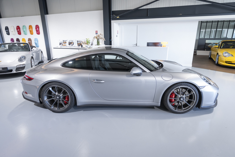 Porsche-991-GT3-Touring (8)